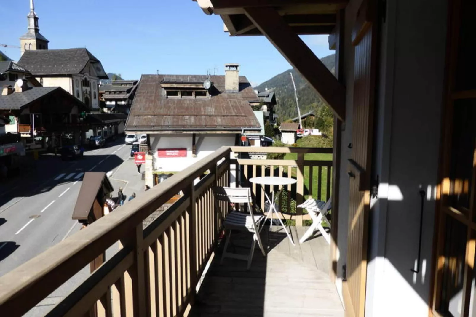 Résidence Cressoua-Buitenkant zomer