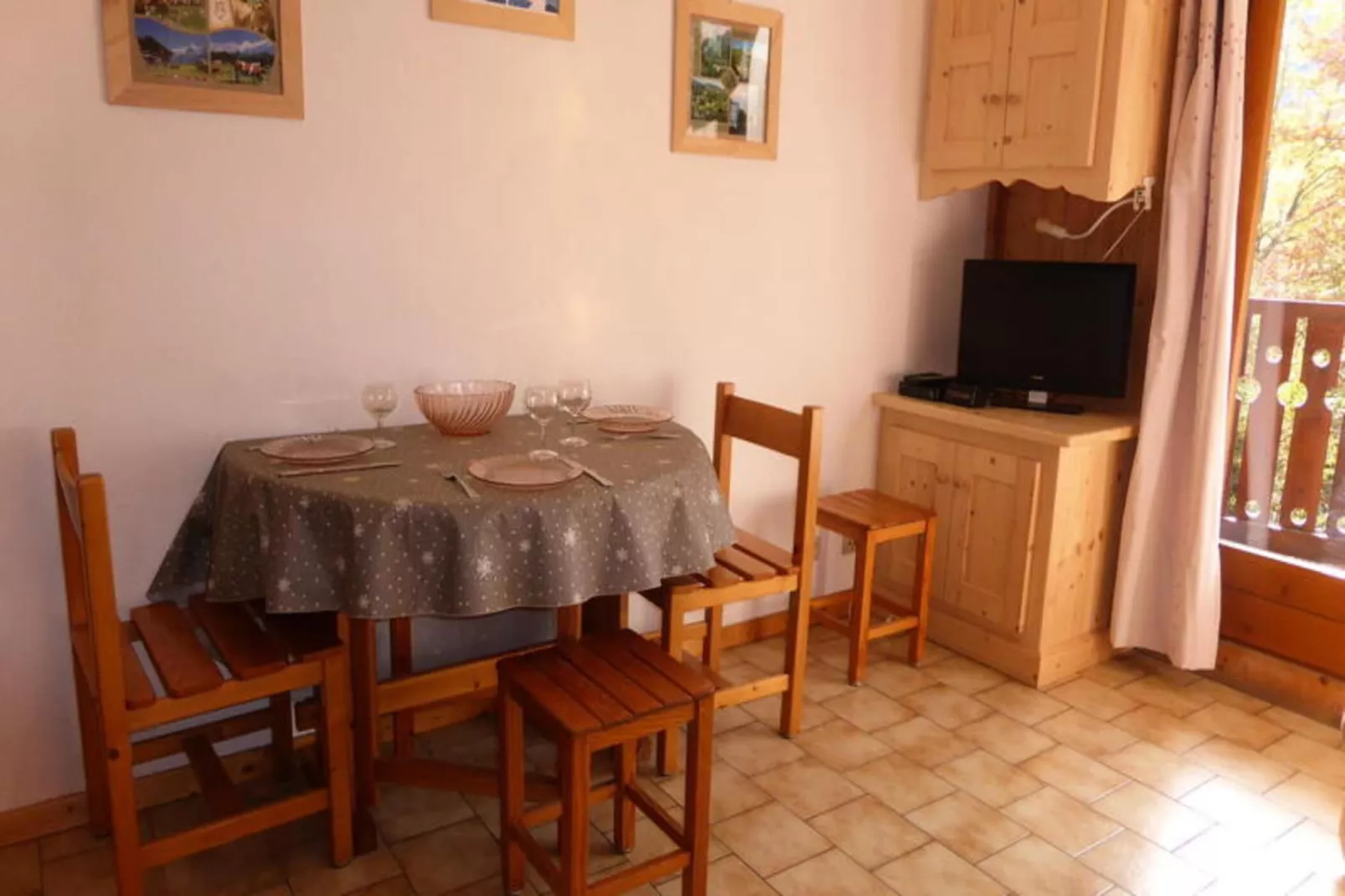 Résidence Le ChÂteau Bruyeres-Buitenkant zomer