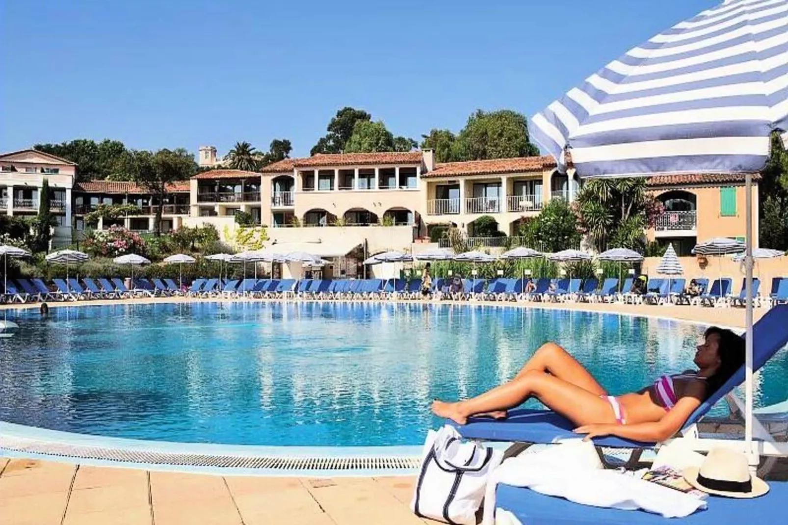 Résidence Les Parcs de Grimaud - maeva Home-Buitenkant zomer