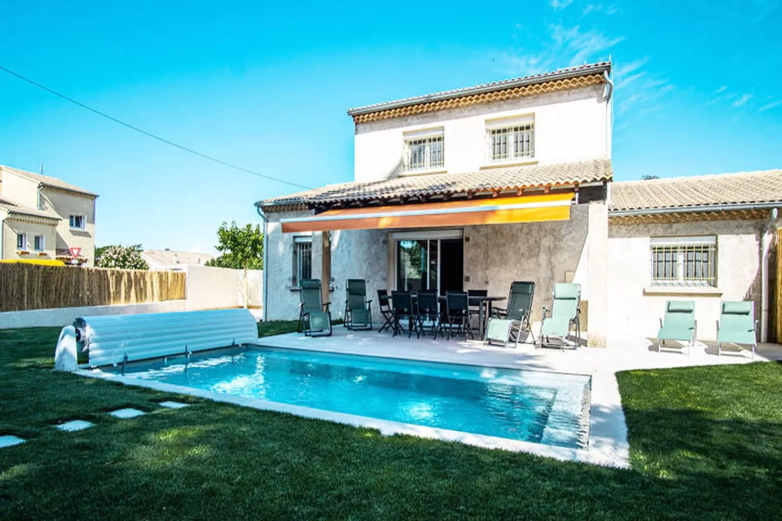 Le Cabanon De Christine-Buitenkant zomer