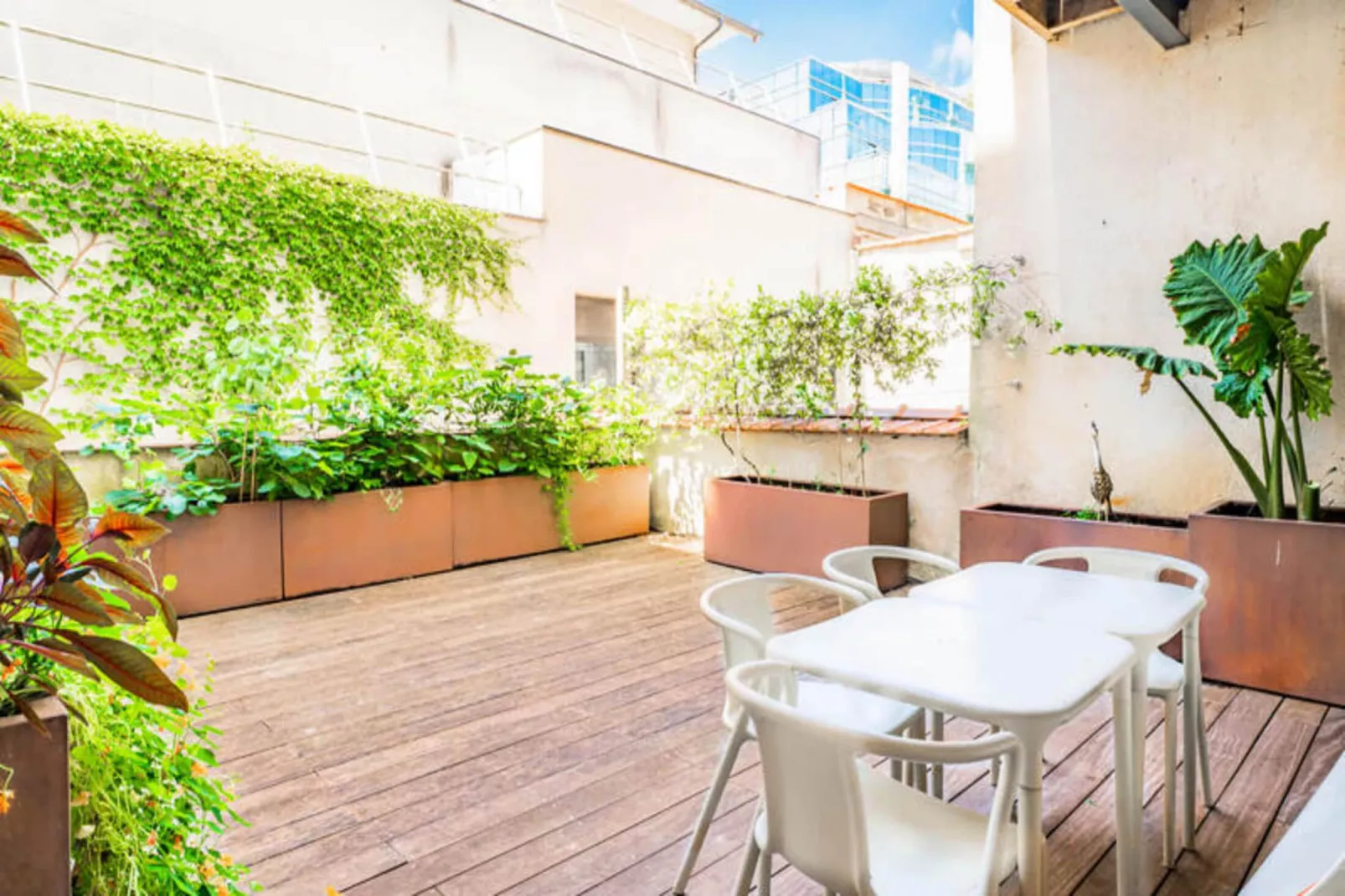 Magnifique Appartement 2 Chambres Avec Terrasse-Buitenkant zomer