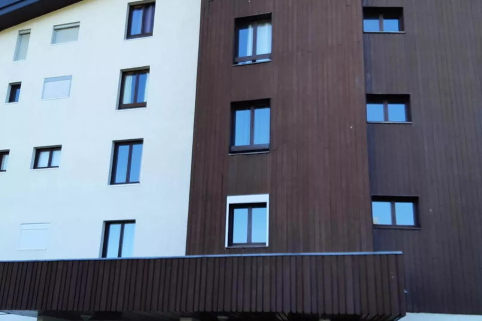 Résidence Prapelier-Buitenkant zomer