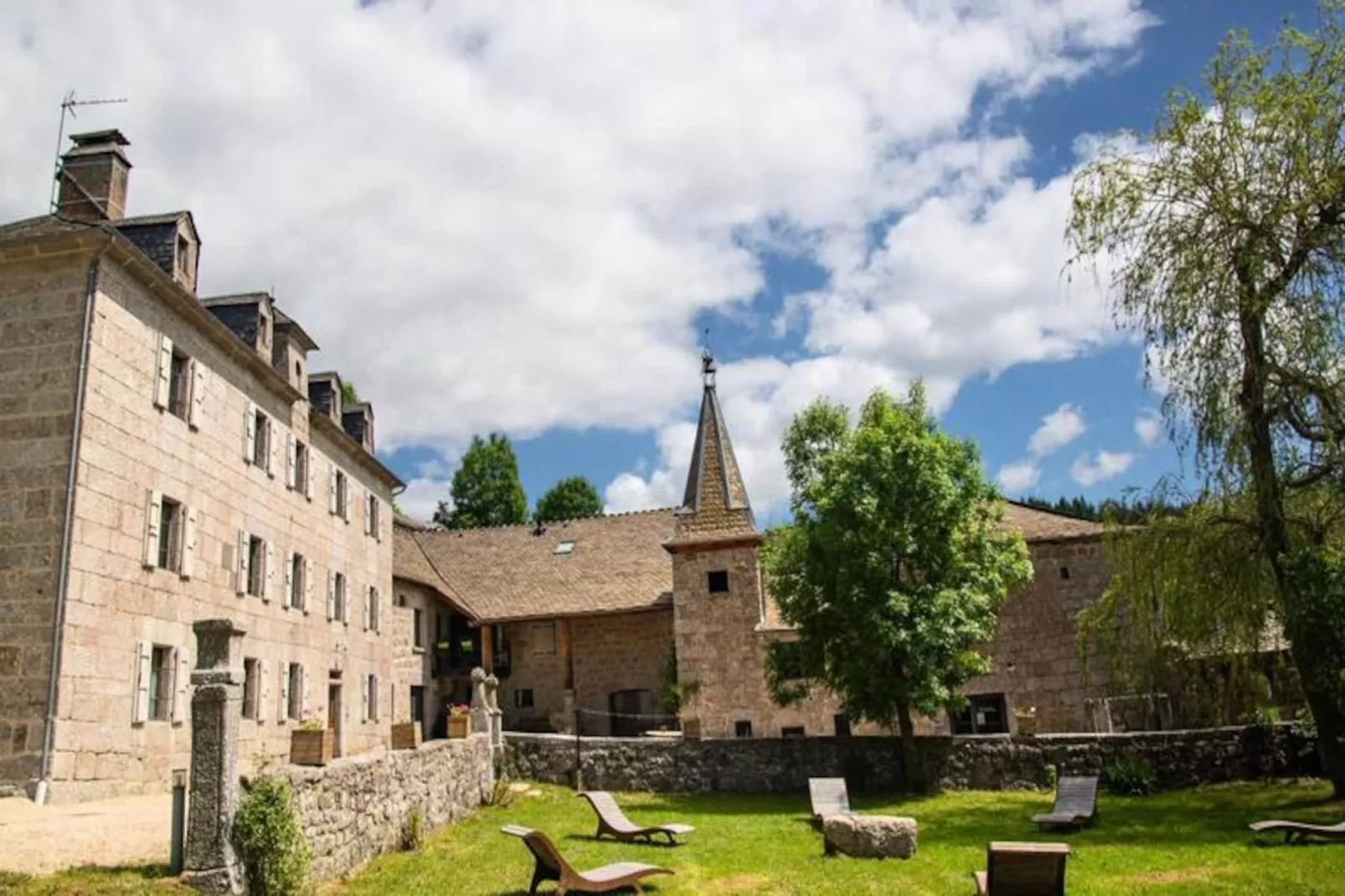 Gîte de France Gîtes de france 24 personnes - domaine de coulagnettes 3 épis-Image-tags.