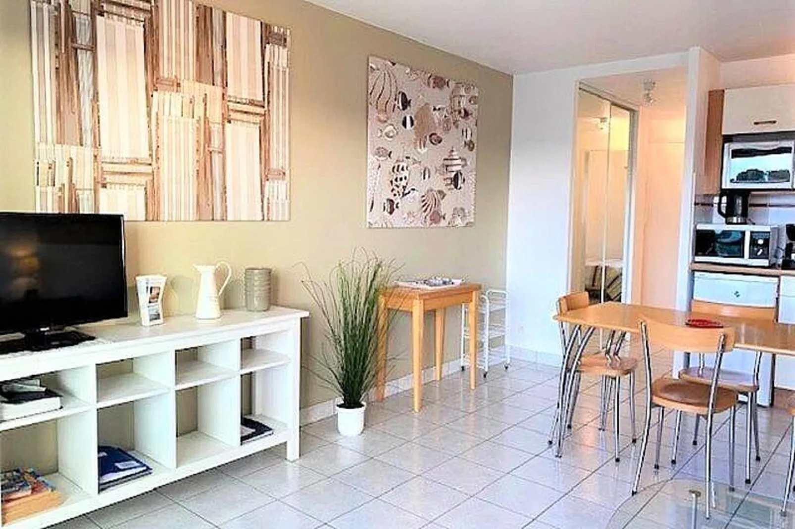 Résidence Les Pavois-Eetkamer