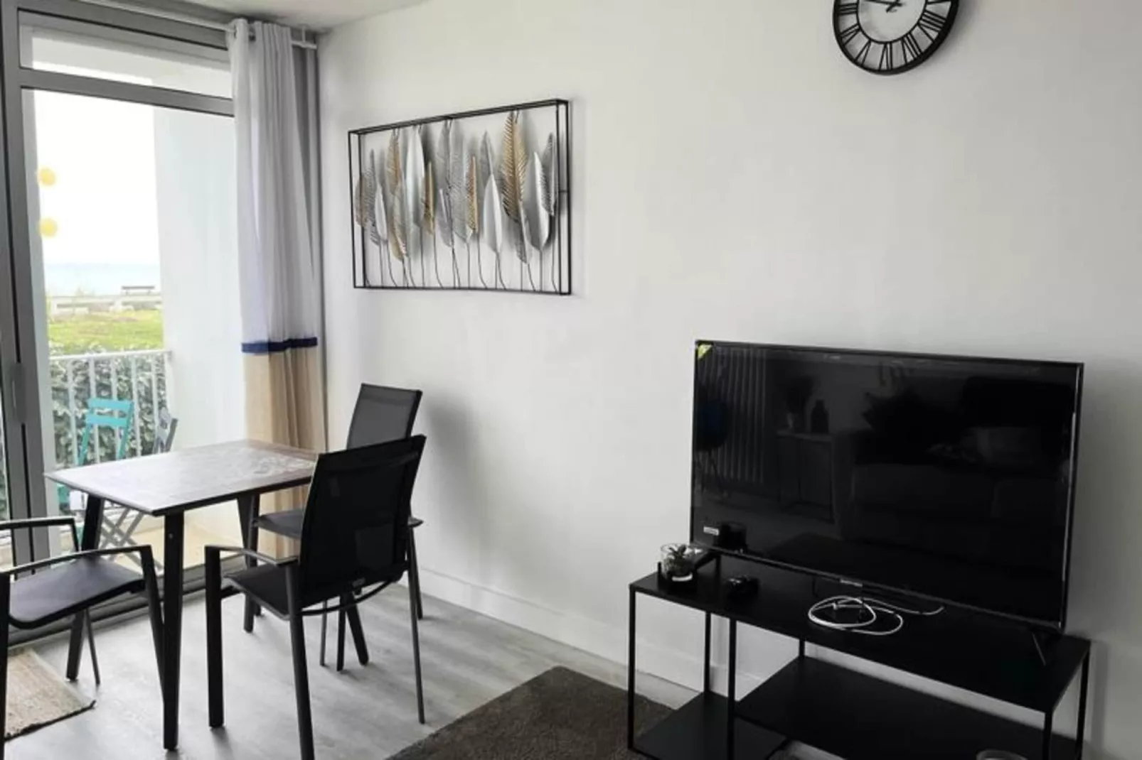 Résidence Vue Sur Les 3 &icirc;les Pr&ecirc;t De La  Thalasso-Woonkamer