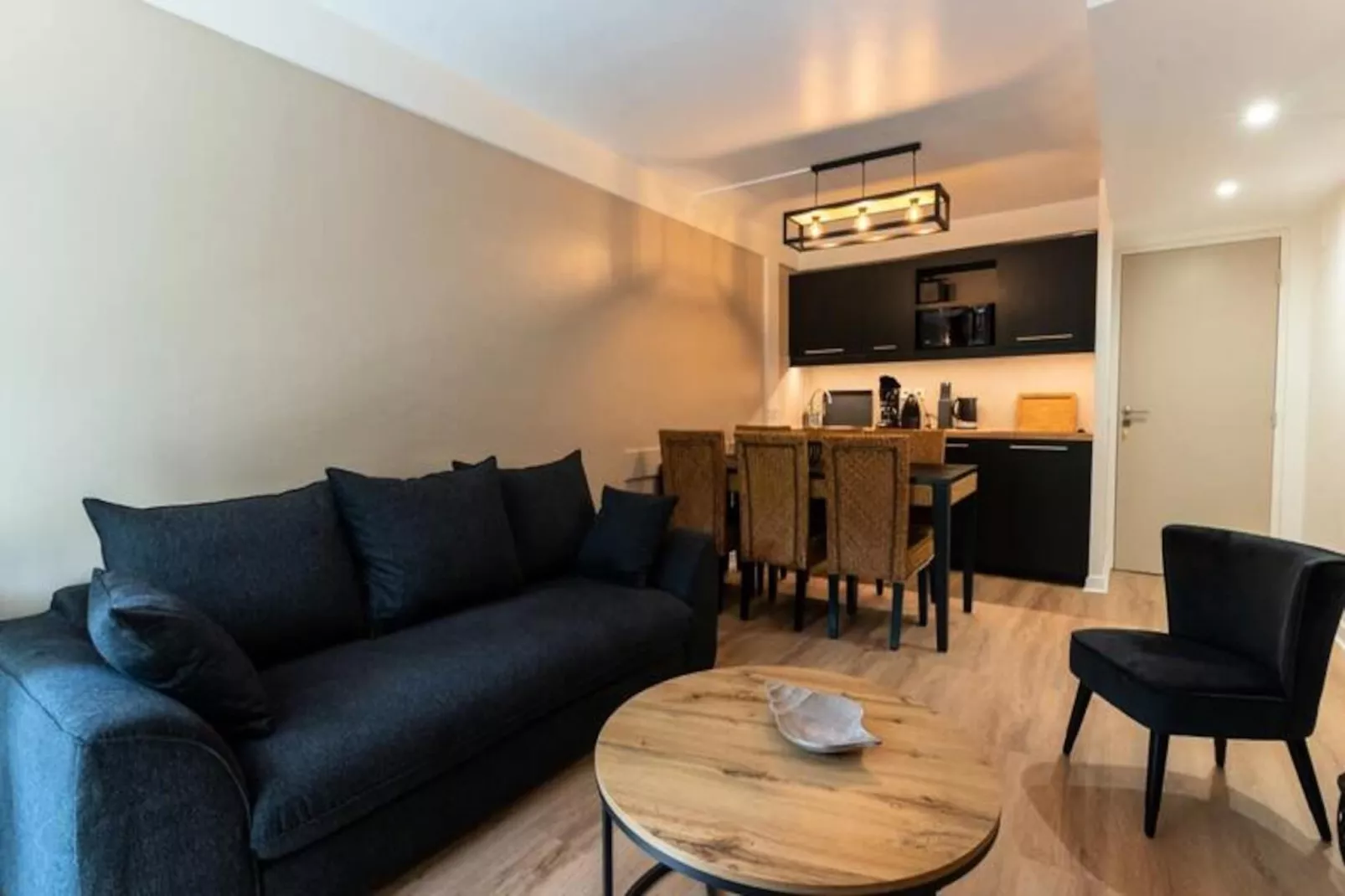 Résidence Tr&egrave;s Bel Appartement R&eacute;nov&eacute; Avec Piscine, Tennis Et Parking Priv&eacute; 09-Image-tags.