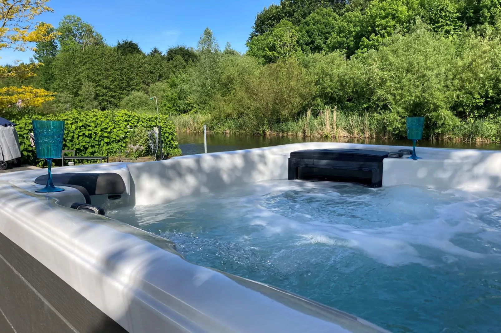 Luxe vakantievilla Harderwijk 221 met bubbelbad en eigen aanlegsteiger-Wellness