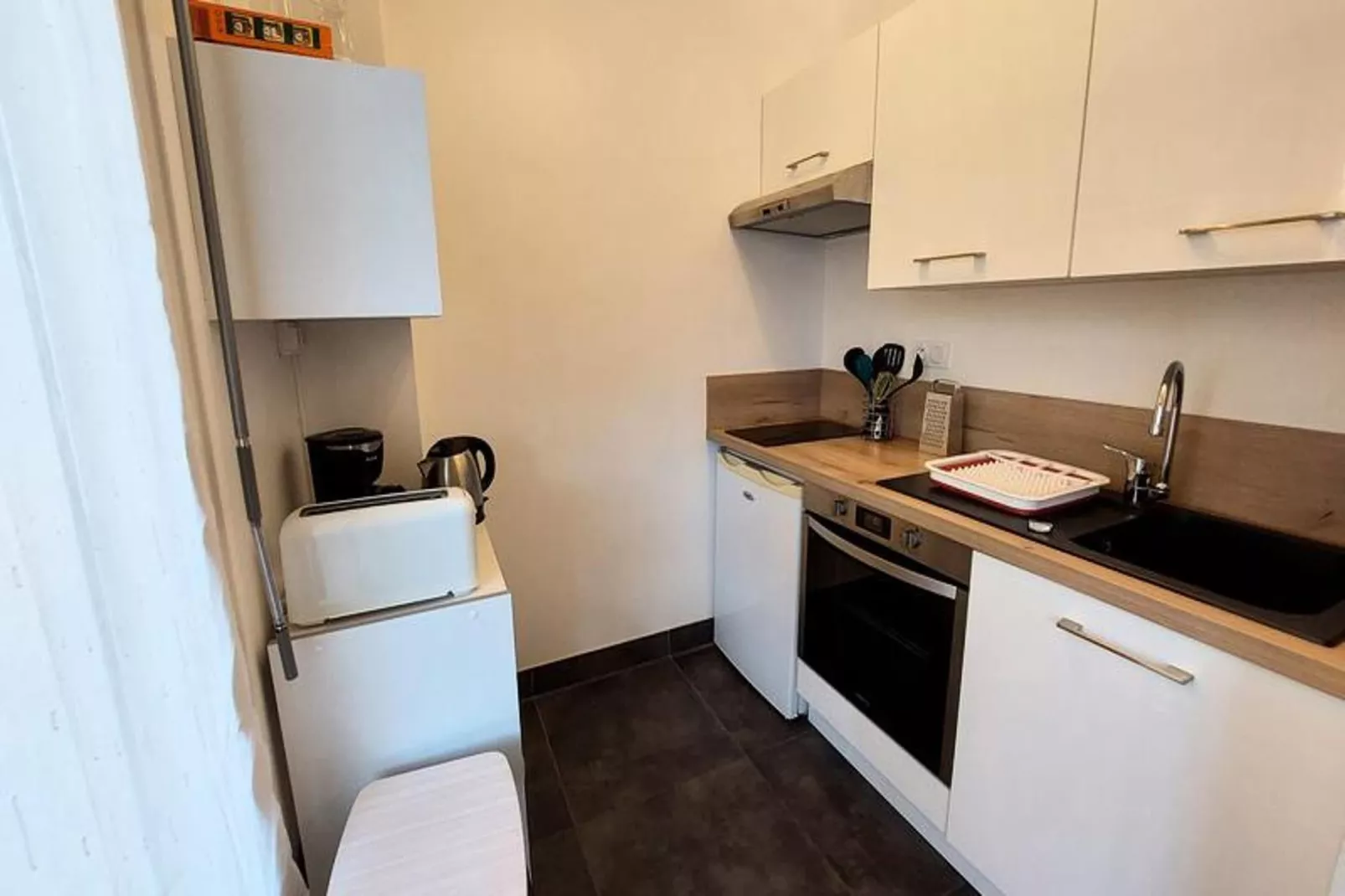 Résidence Le Commodore-Keuken