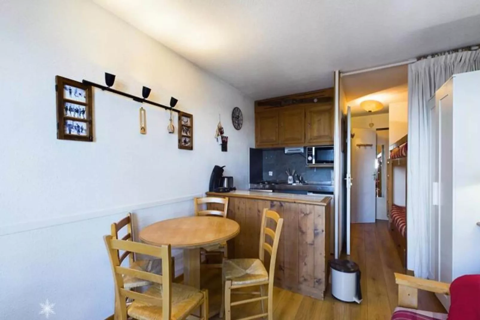 Résidence Bouquetins A-Buitenkant zomer