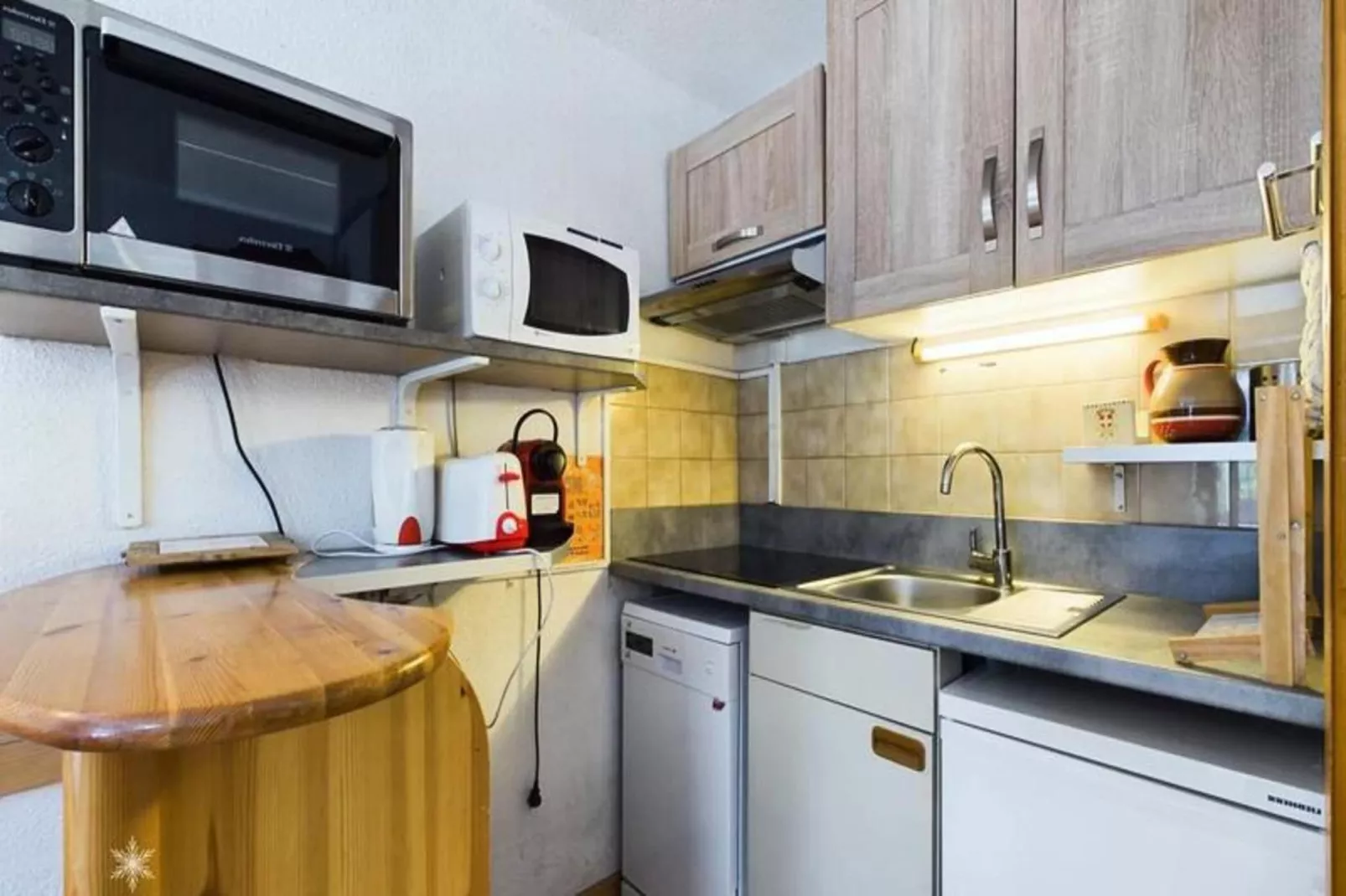 Résidence Bouquetins A-Buitenkant zomer