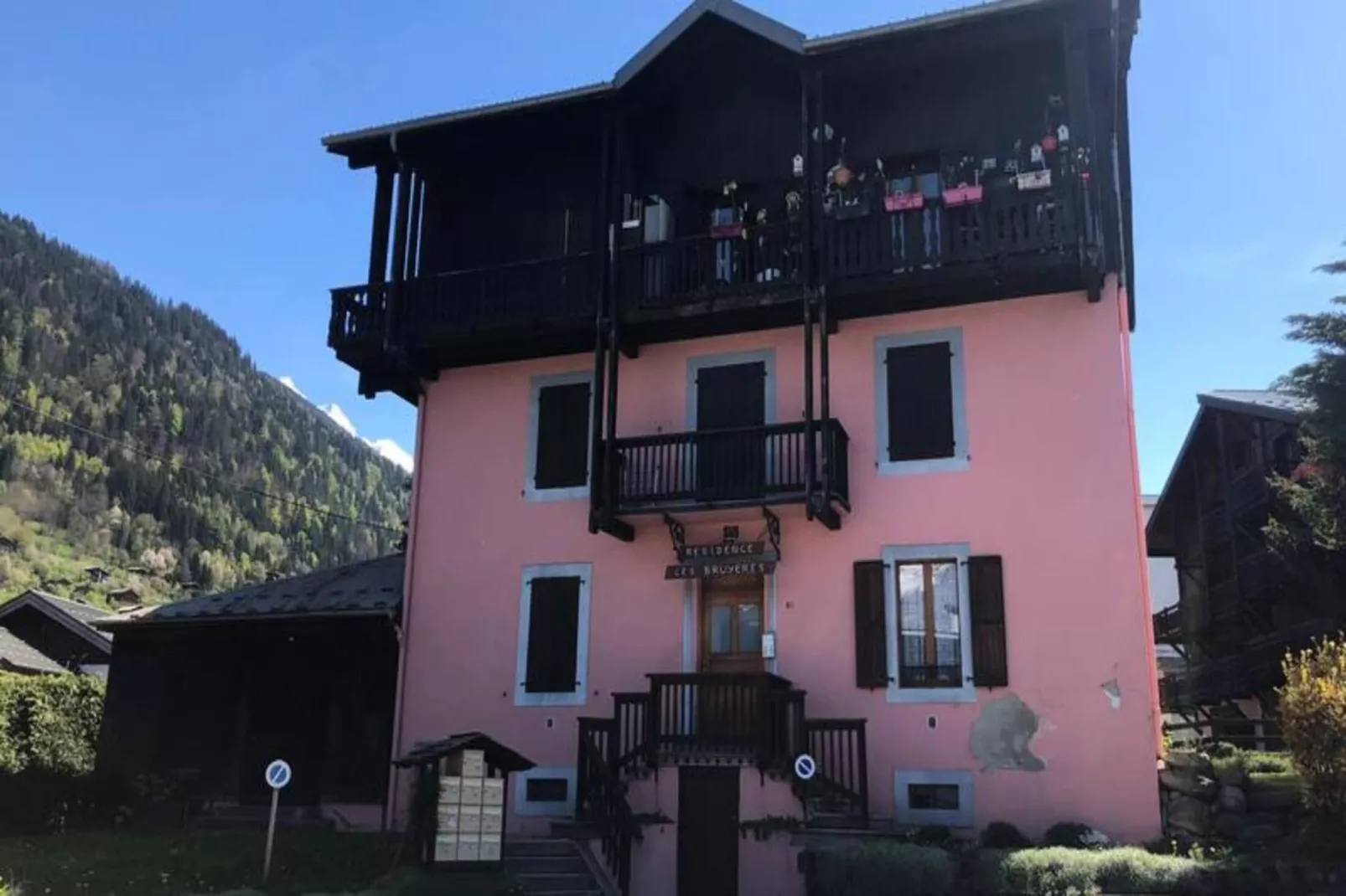 Résidence Les Bruyeres-Buitenkant zomer