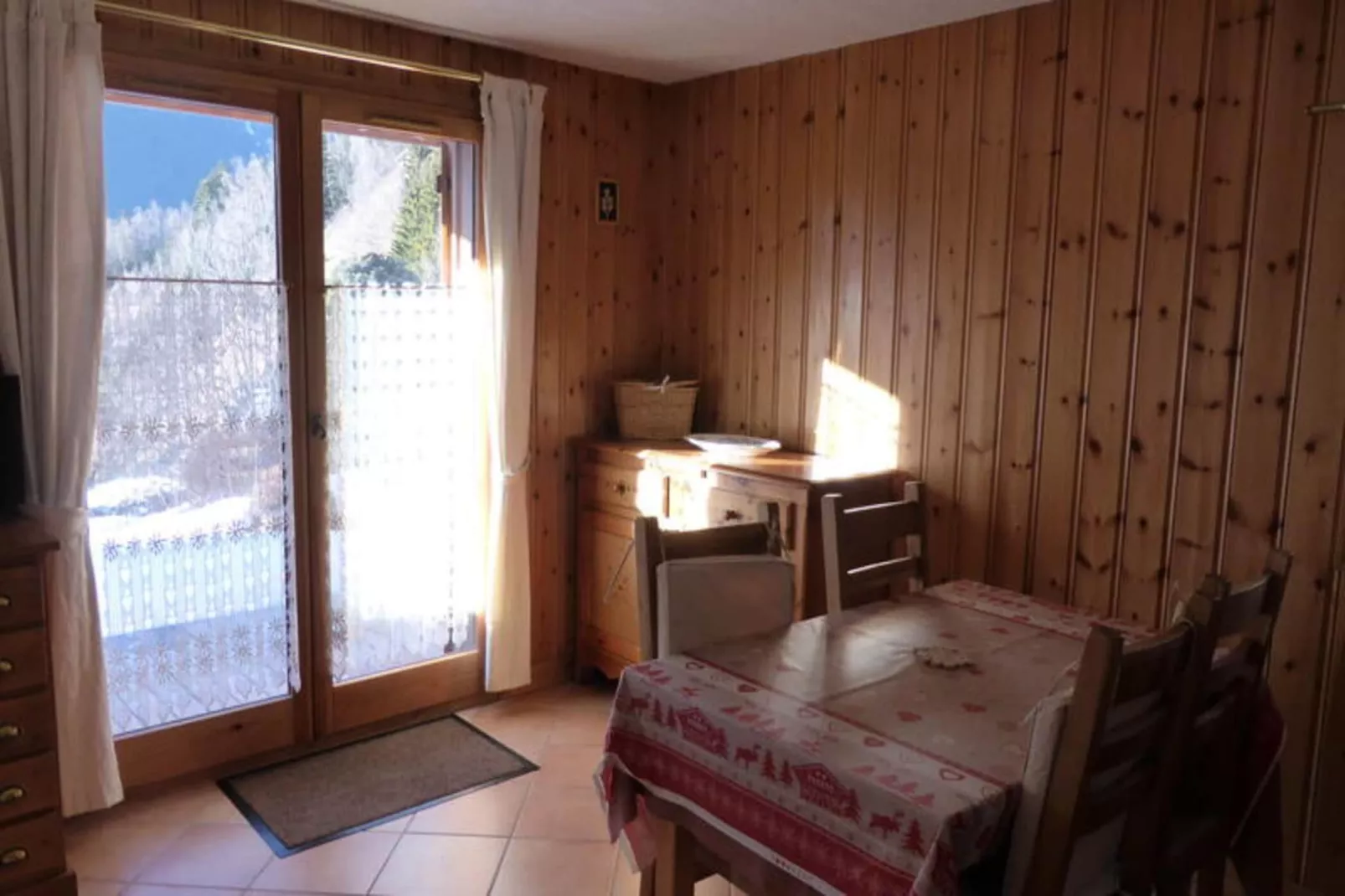 Résidence Les Carlines-Buitenkant zomer