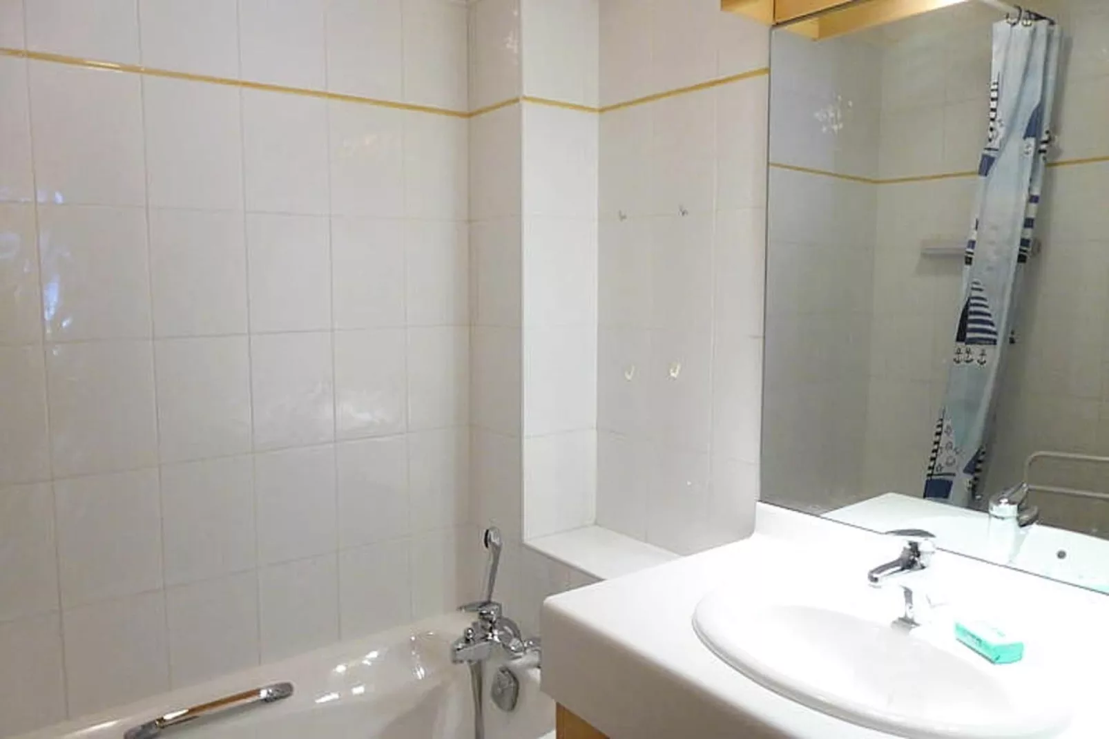 Résidence Berangere-Buitenkant zomer