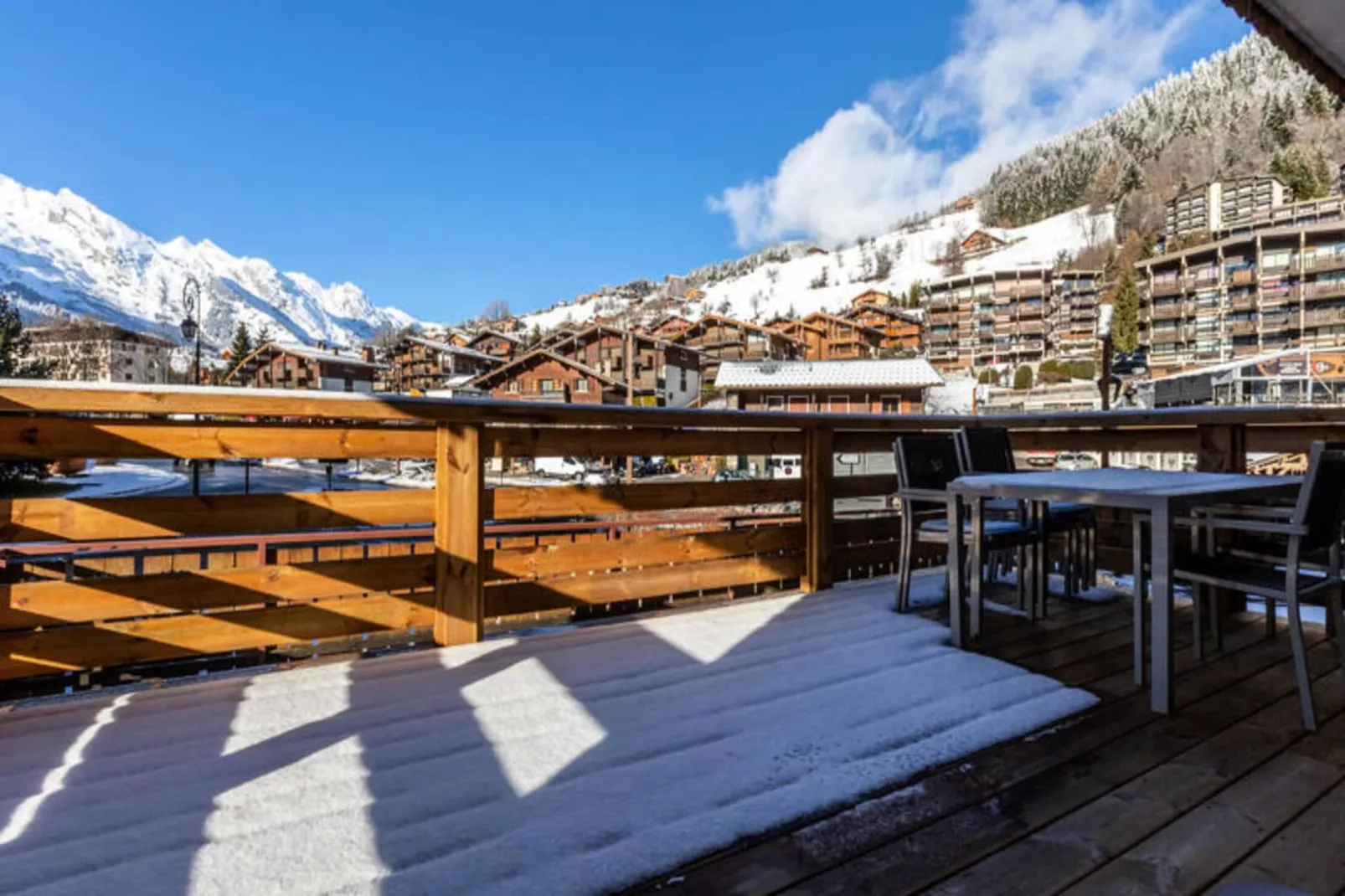 Résidence Altitude-Buitenkant zomer