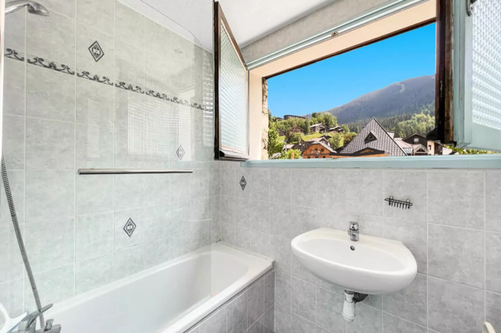 Appartements à Les Carroz-d'Arâches-Buitenkant zomer