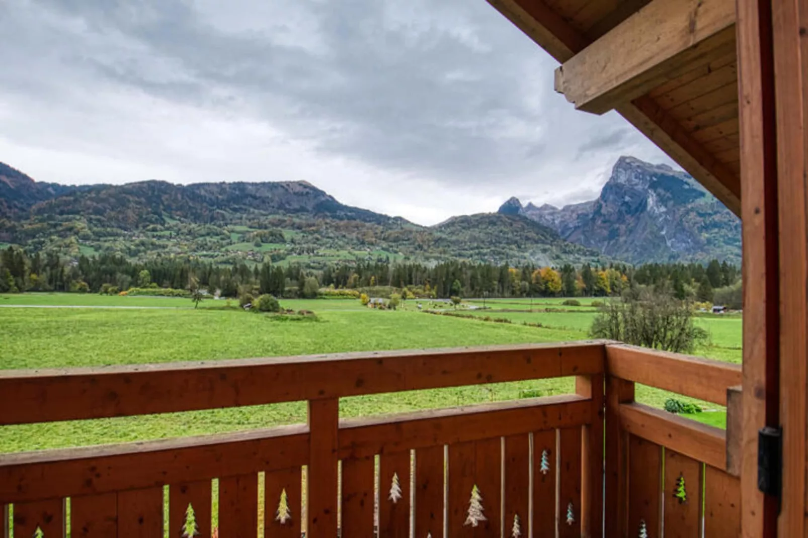 Chalet Le Gaillu - Buitenkant zomer