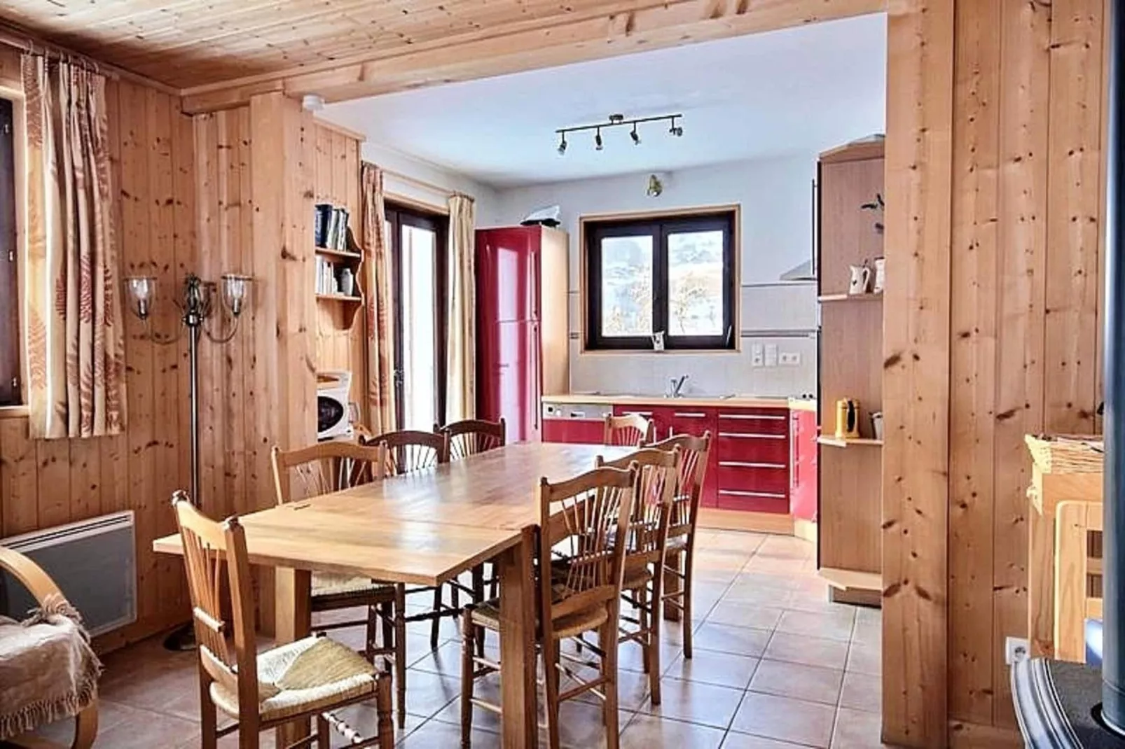 Chalets à Saint Jean d'Aulps-Eetkamer