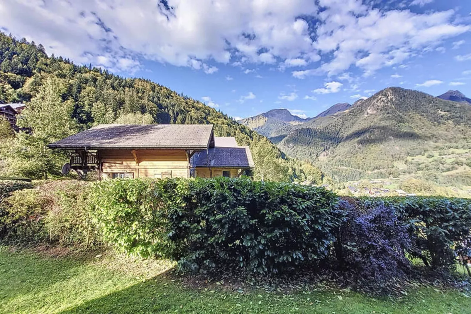 Studio à Saint Jean d'Aulps-Buitenkant zomer