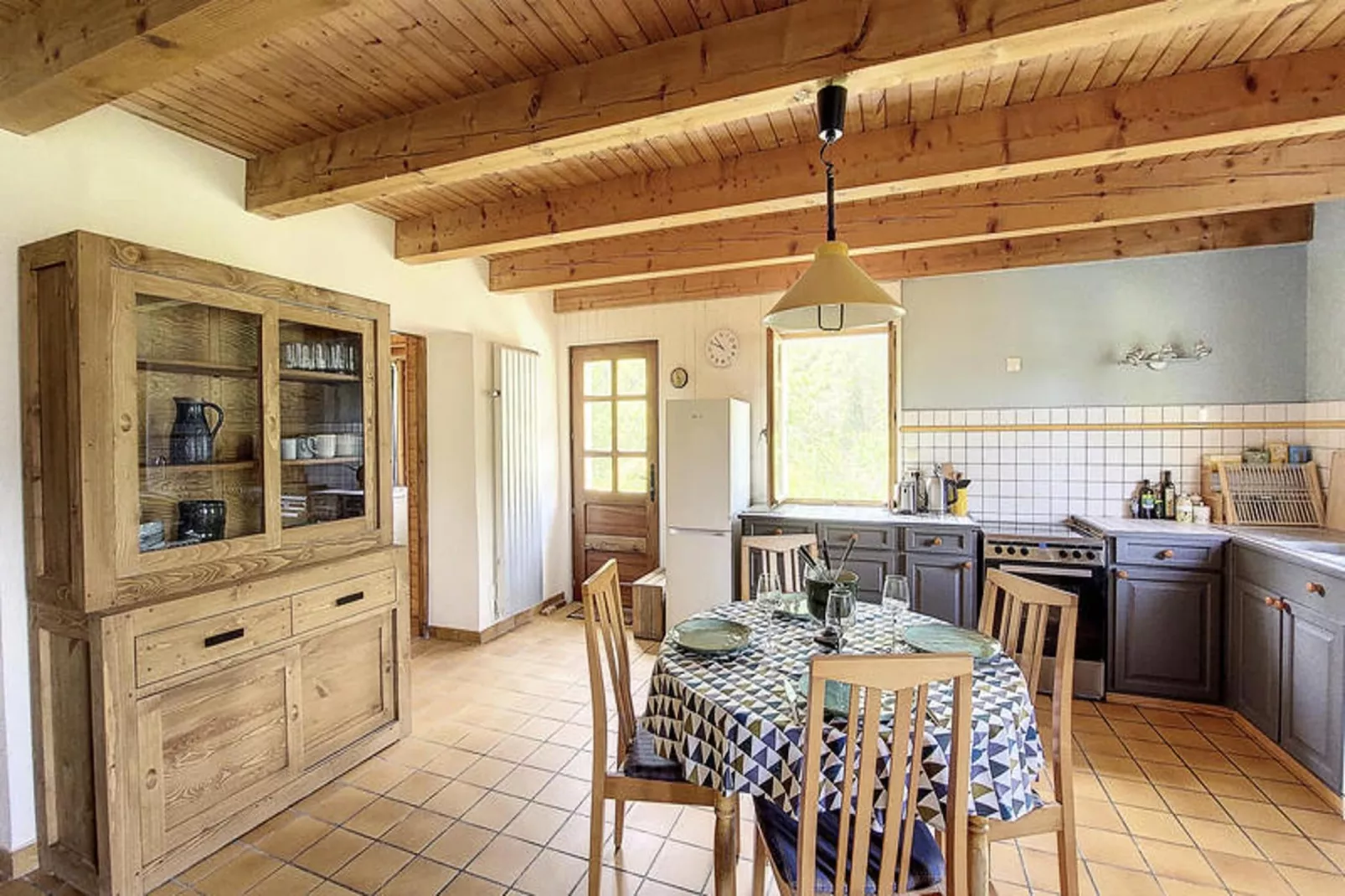 Chalets à Seytroux (Haute-Savoie)-Eetkamer