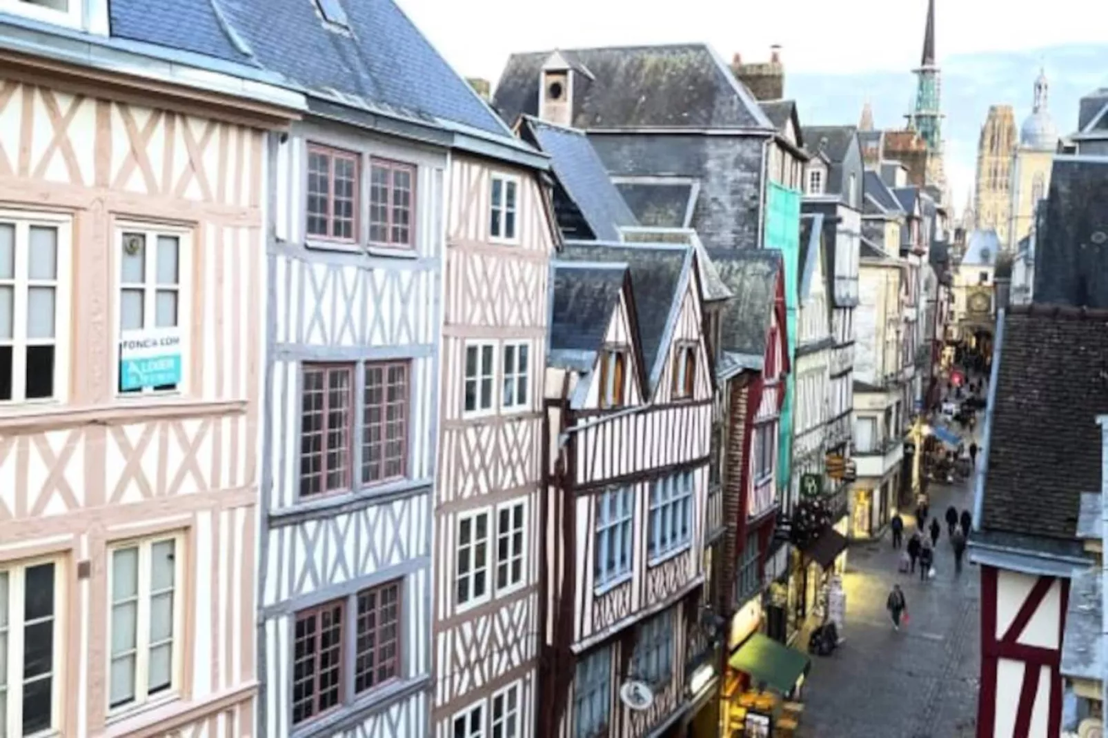 🌴 L'exotique - Vue Pl. Vieux March&eacute; - Standing-Image-tags.