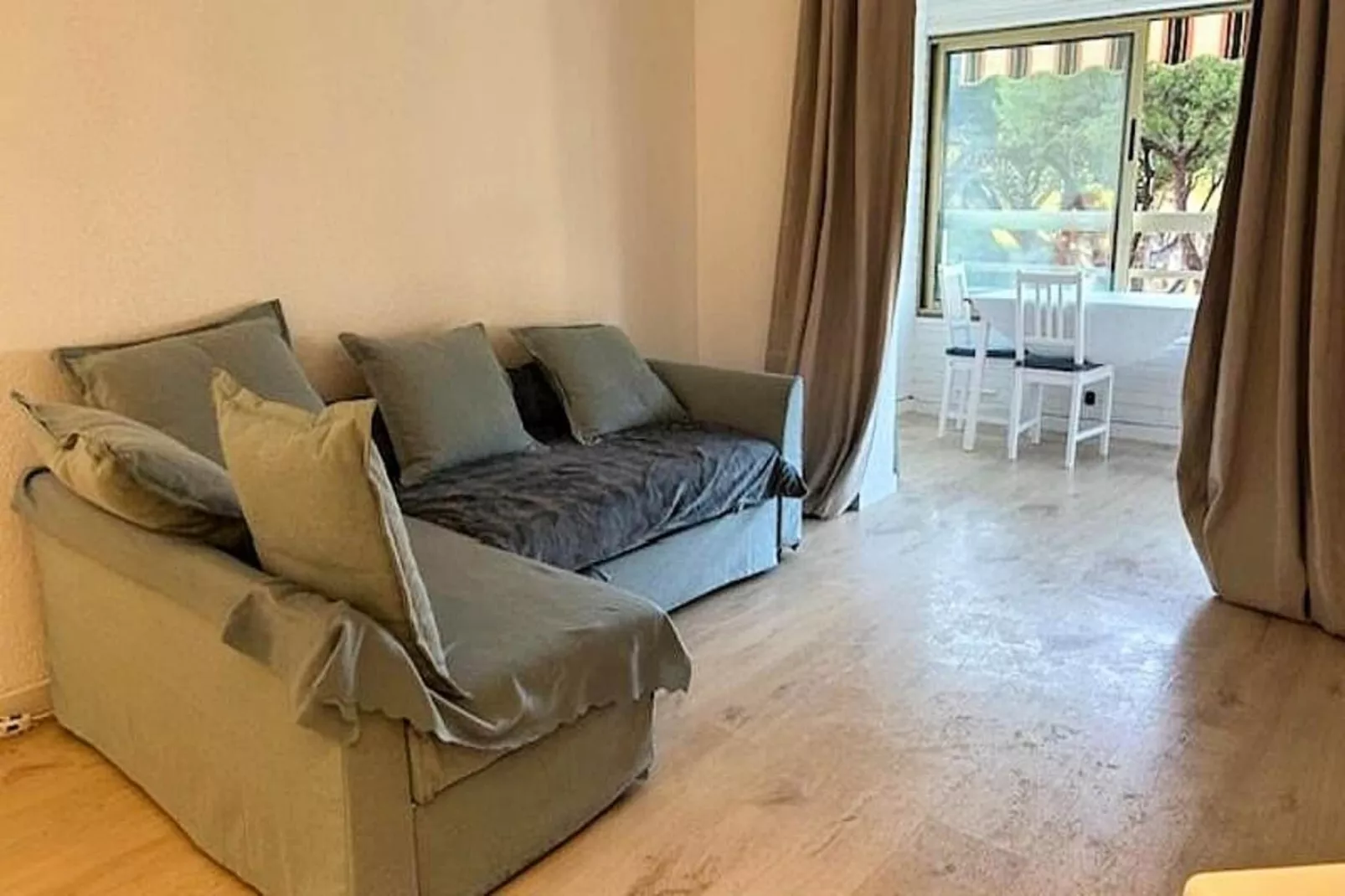 Résidence Marines D'aryana-Woonkamer