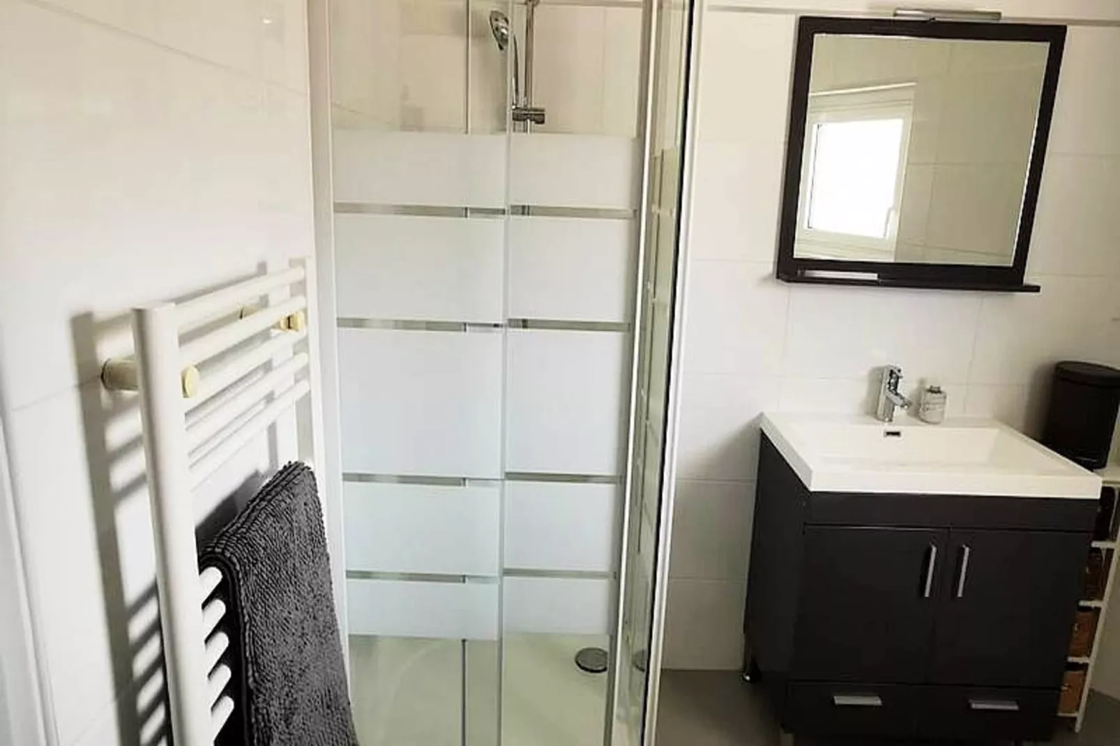 Résidence "le Château Leenhardt"-Badkamer