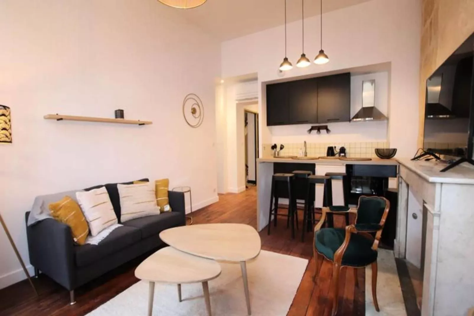 Charmant Et Rayonnant Appartement De 55 M&sup2; Situ&eacute; Dans Le Coeur De Bordeaux-Overloop