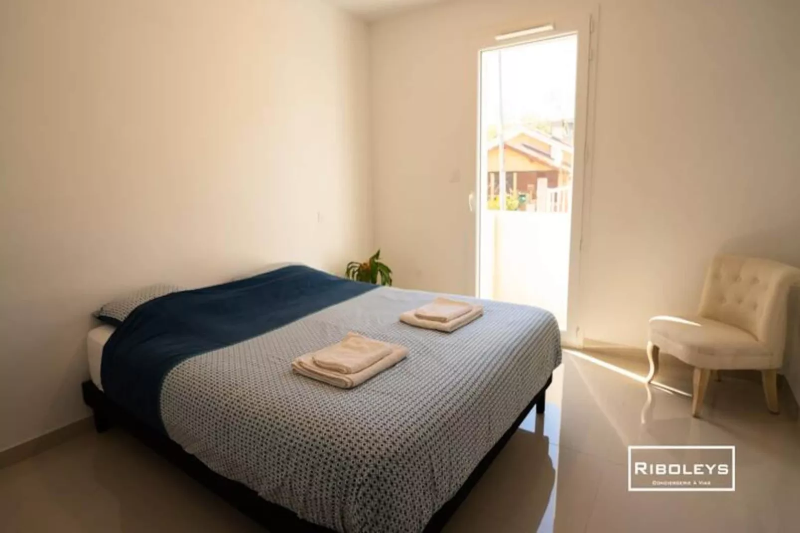 Grand T3 Neuf Climatis&eacute; Avec Wifi &agrave; 100m De La Plage-Image-tags.