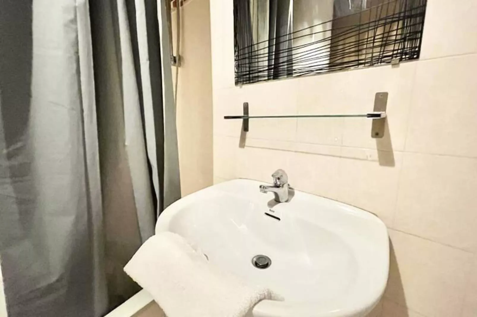 | Le F&eacute;lix 🌞 | Proche Gem, Gare | Tout &eacute;quip&eacute;-Badkamer