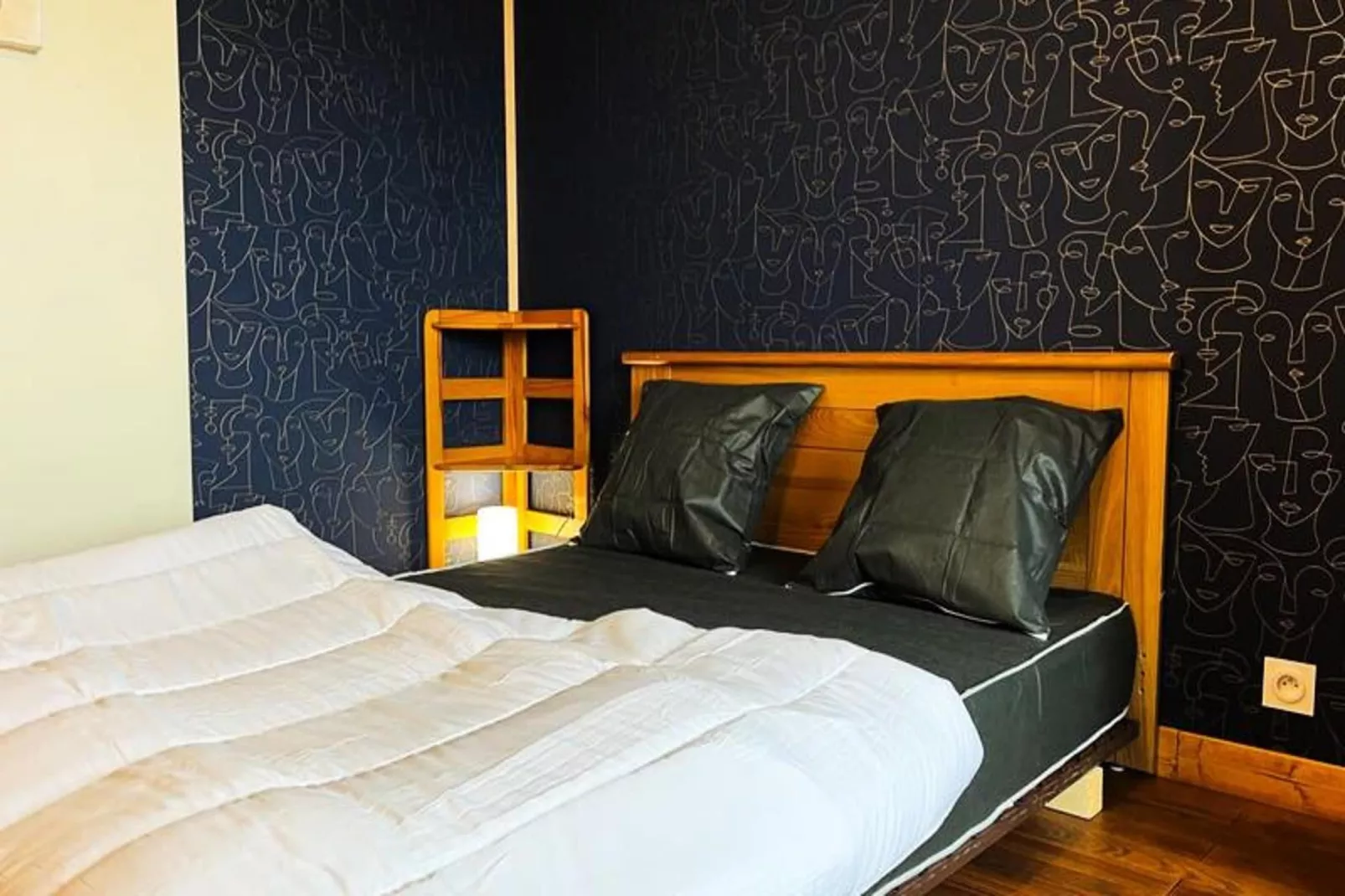 Le  Lumineux Et Confortable T4 Avec Vue🏔  - Alli&eacute;s-Slaapkamer