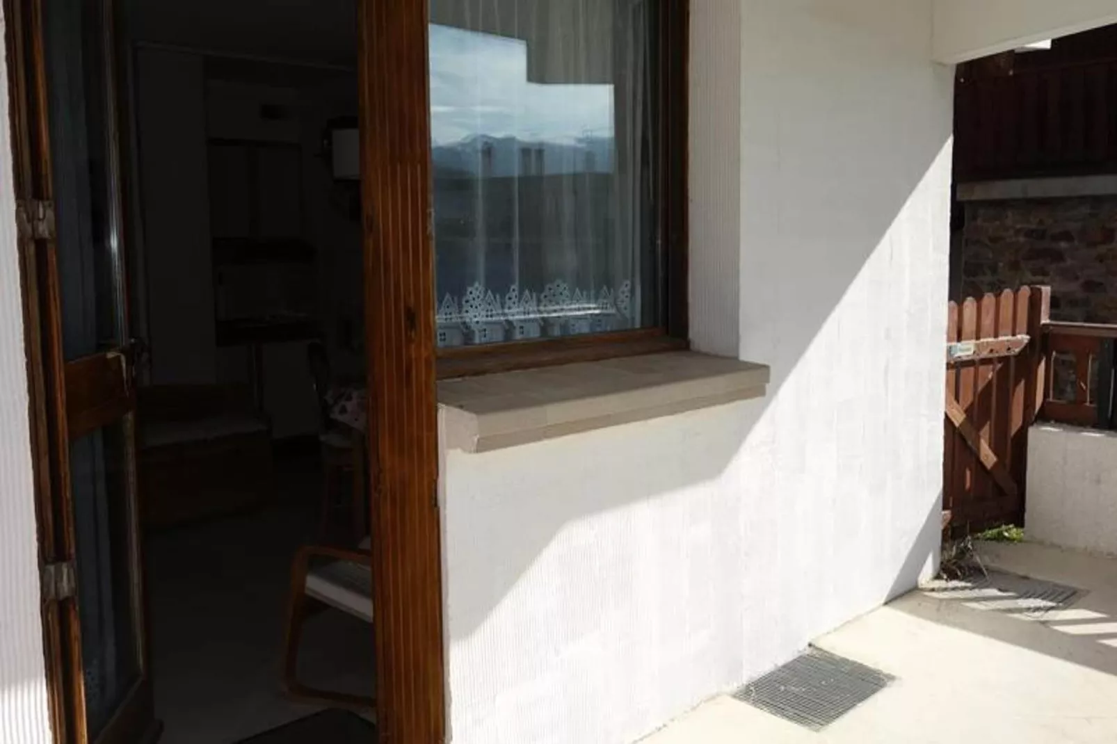 Résidence Lupins-Buitenkant zomer