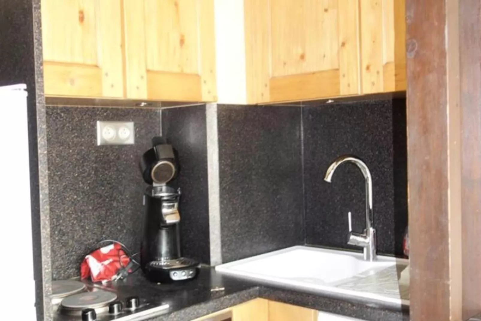 Résidence Obiou-Buitenkant zomer