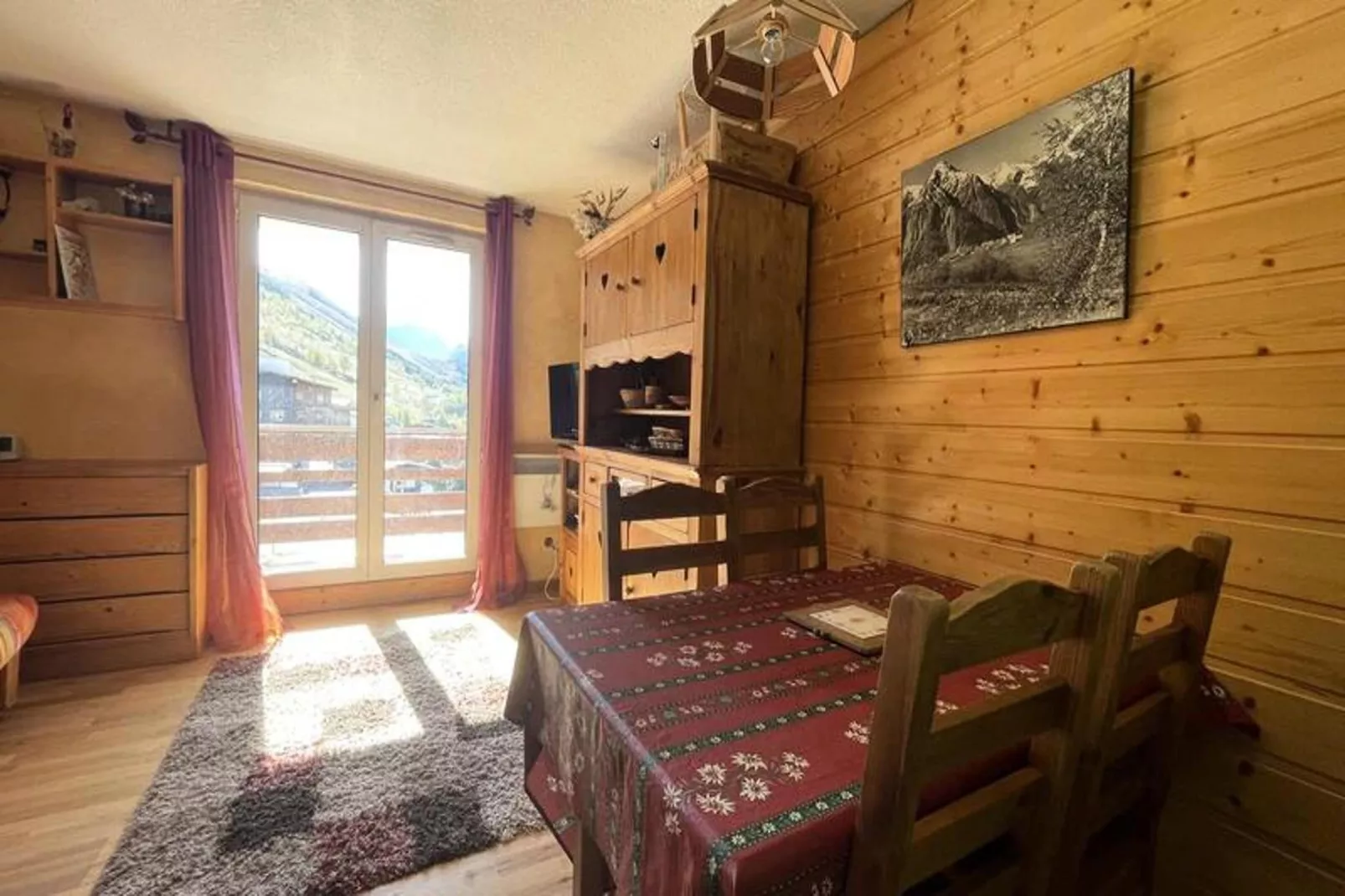 Résidence Meije 10- Porte J3-Eetkamer