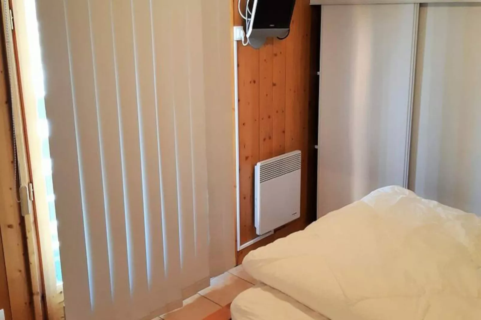 Chalet D'or D-Image-tags.