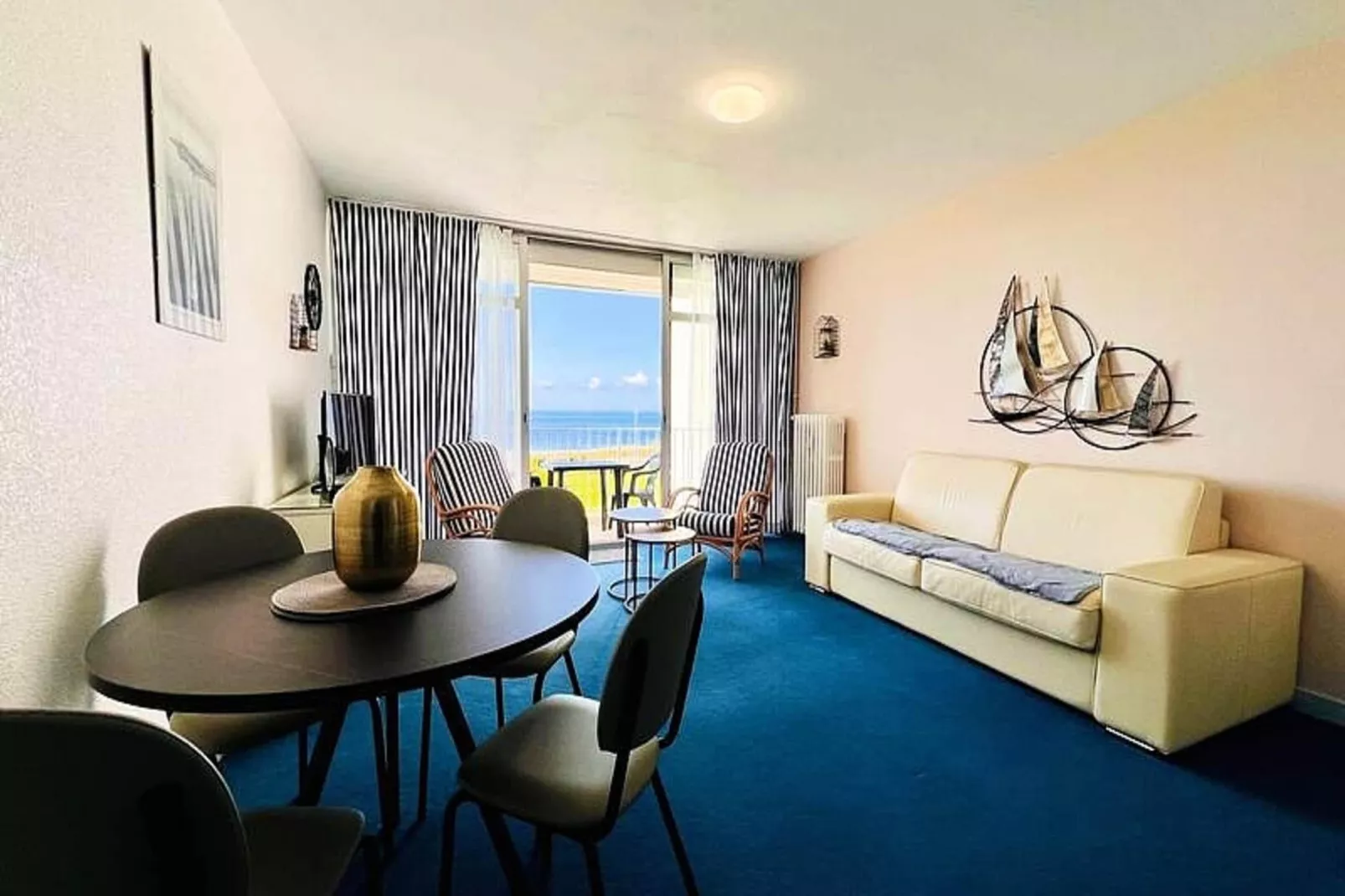 Résidence Les 3 Iles-Eetkamer