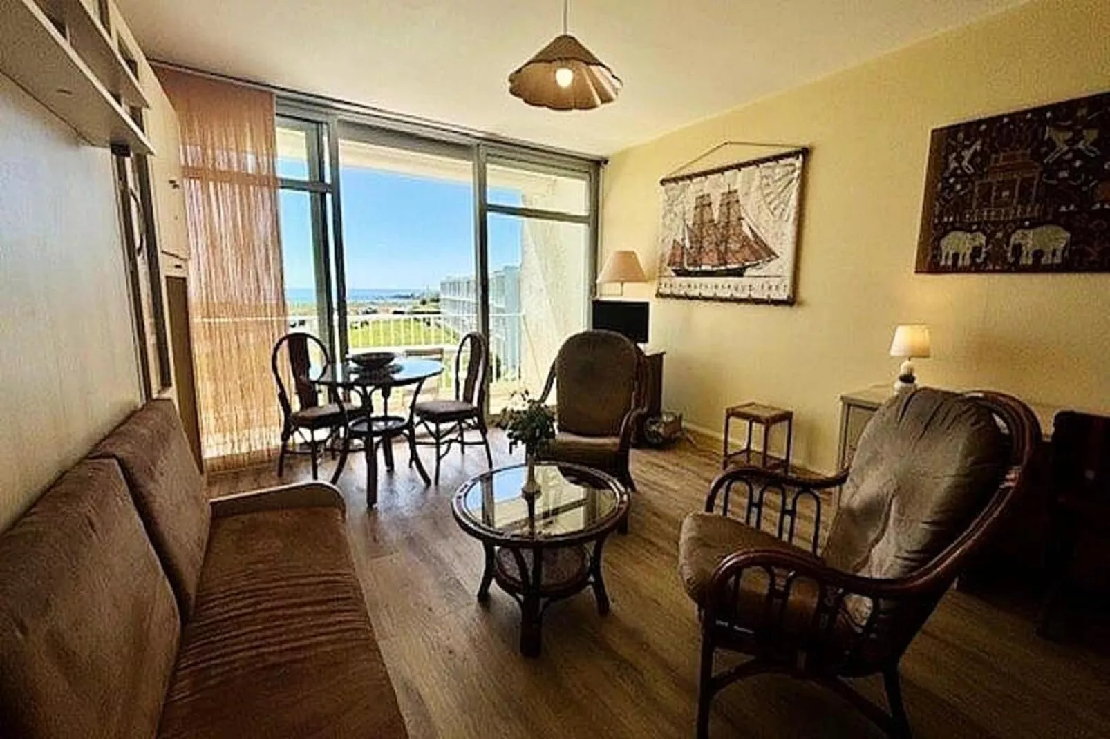 Résidence Les 3 Iles-Eetkamer