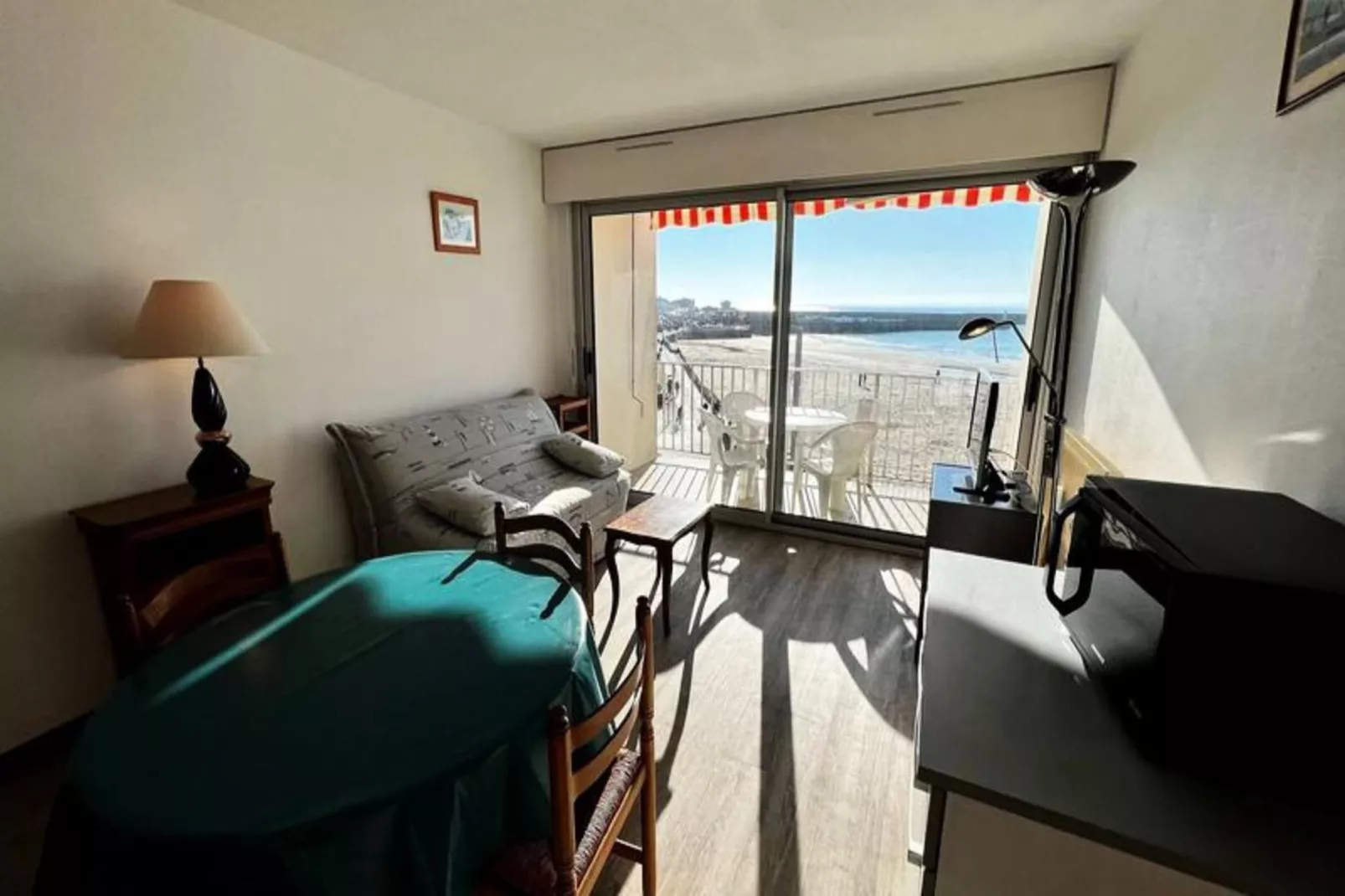 Résidence Dauphins-Eetkamer