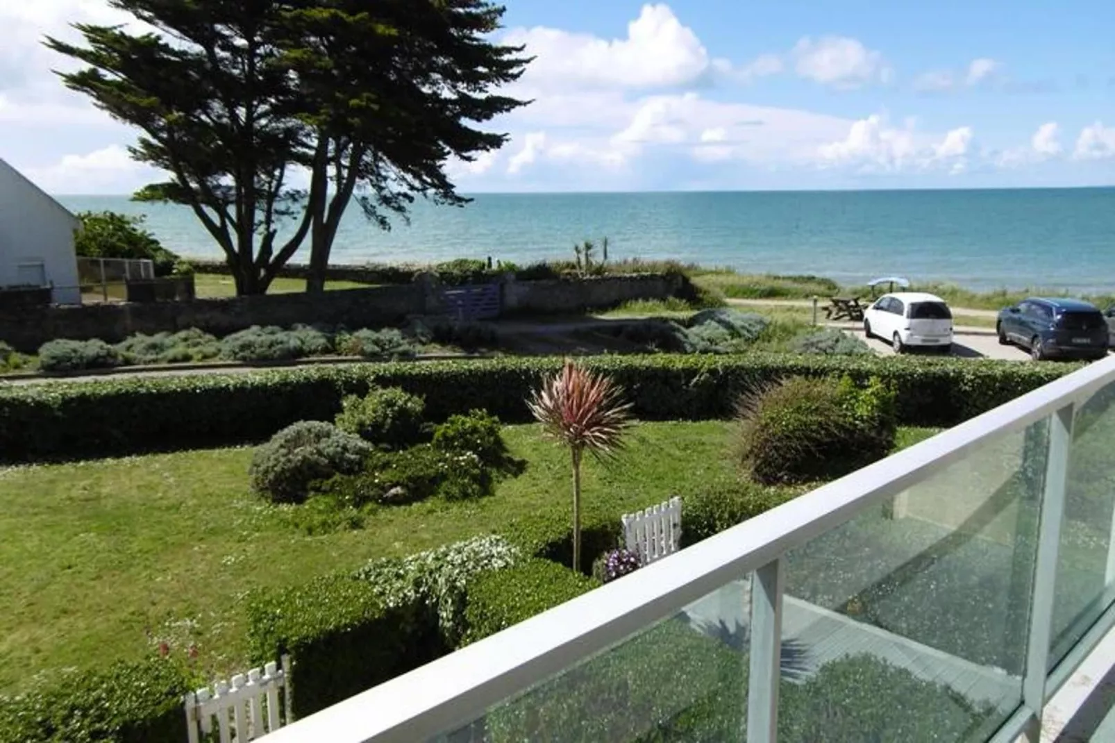 Résidence Les Roseliers-Uitzicht zomer