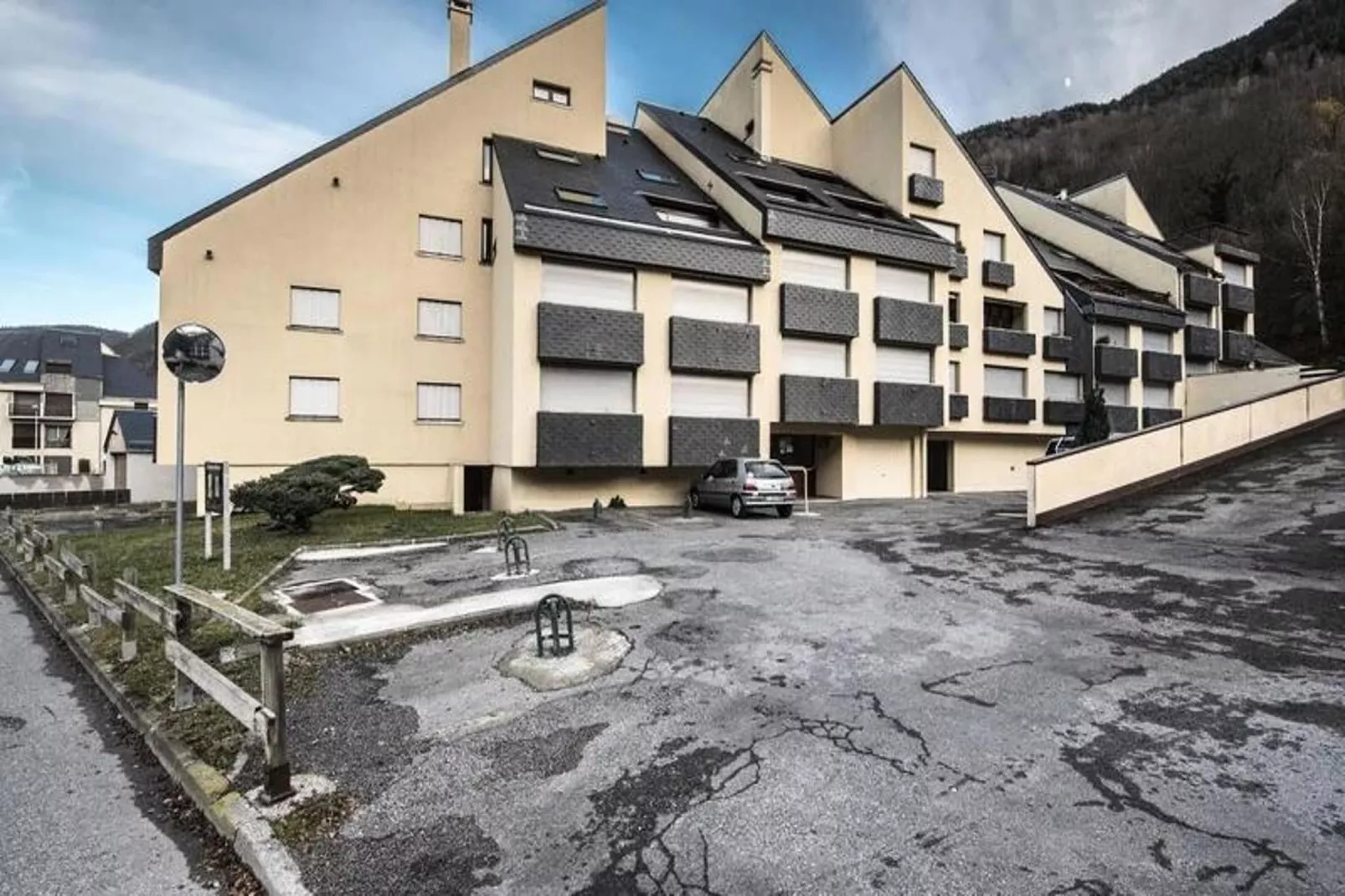 Résidence H.th.i:digitales-Buitenkant zomer