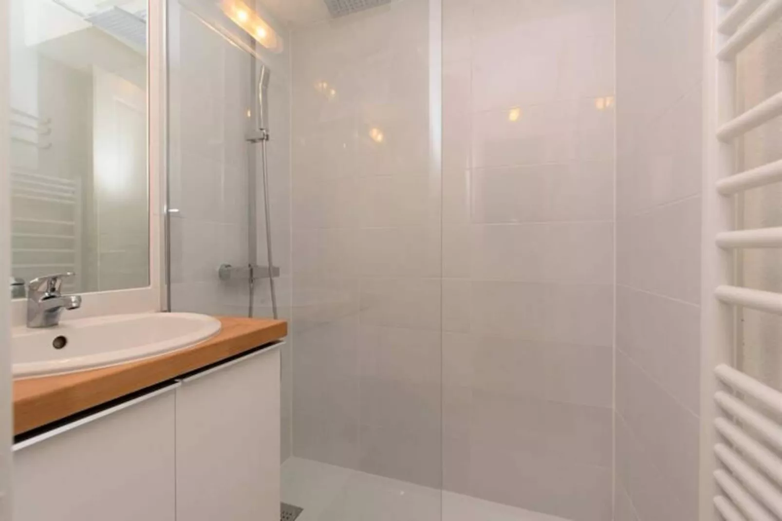 Résidence Arches Daure Bata-Image-tags.