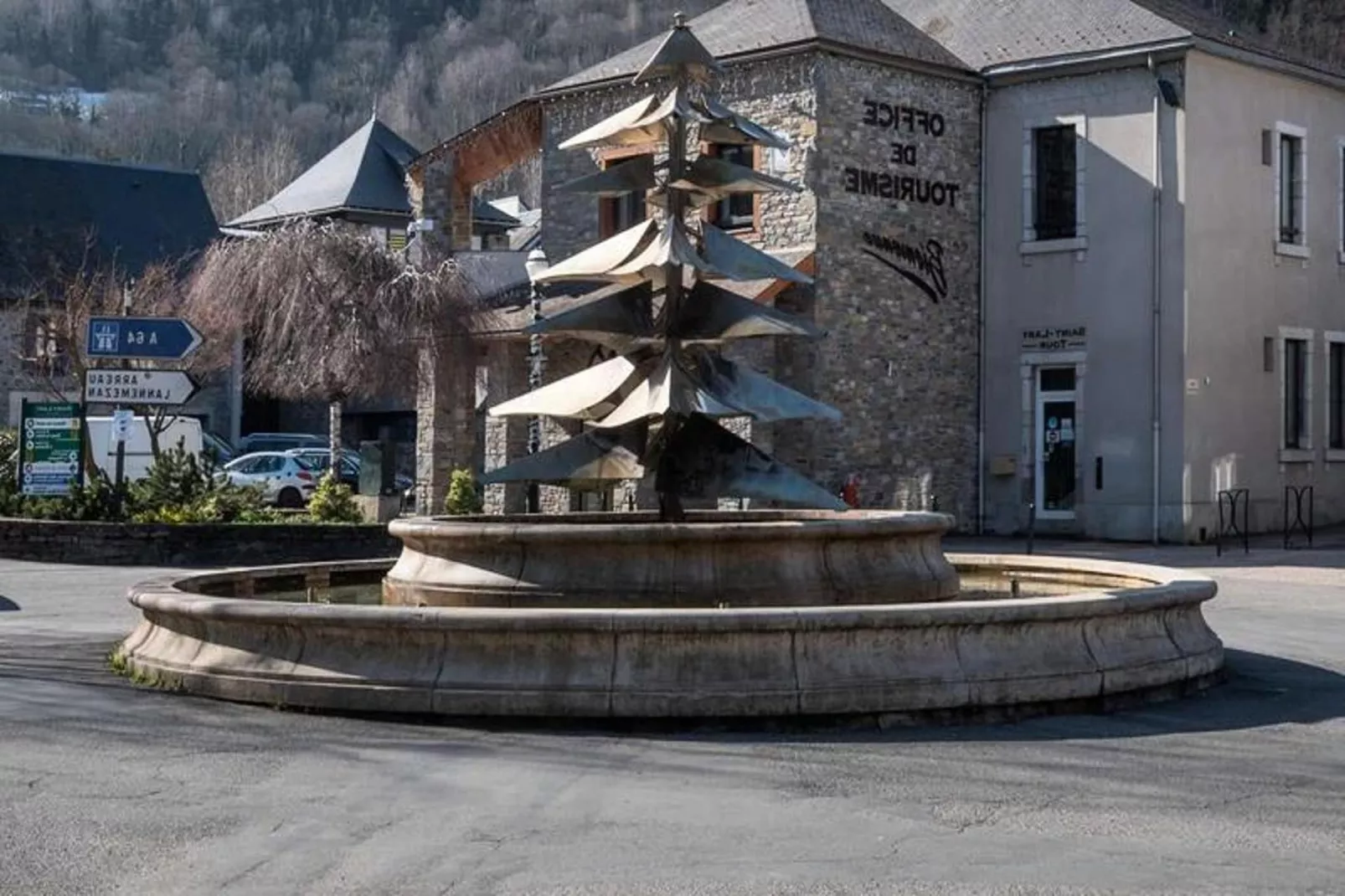 Résidence Clos Mirabelle-Uitzicht zomer