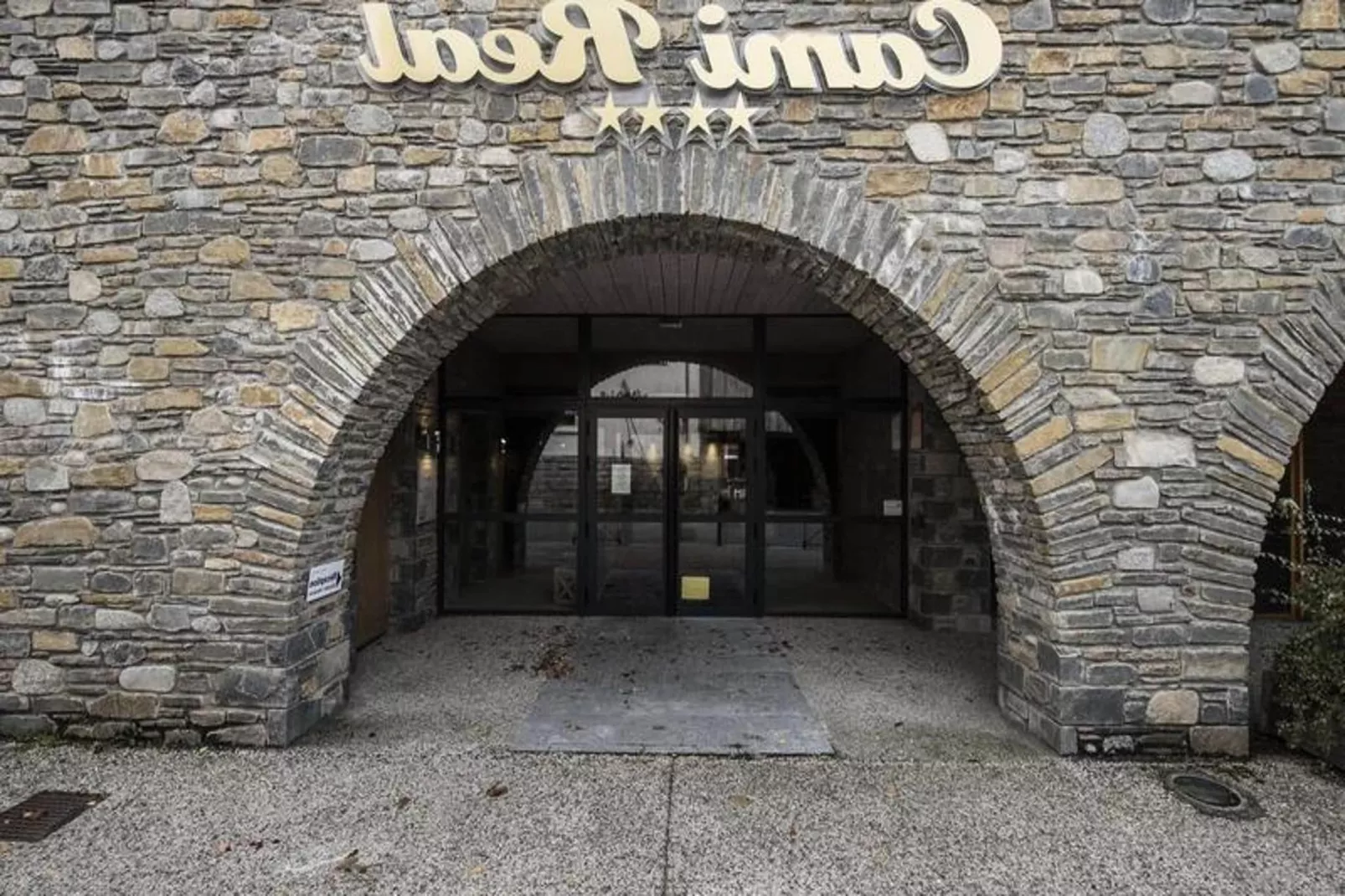 Résidence Cami Real-Buitenkant zomer