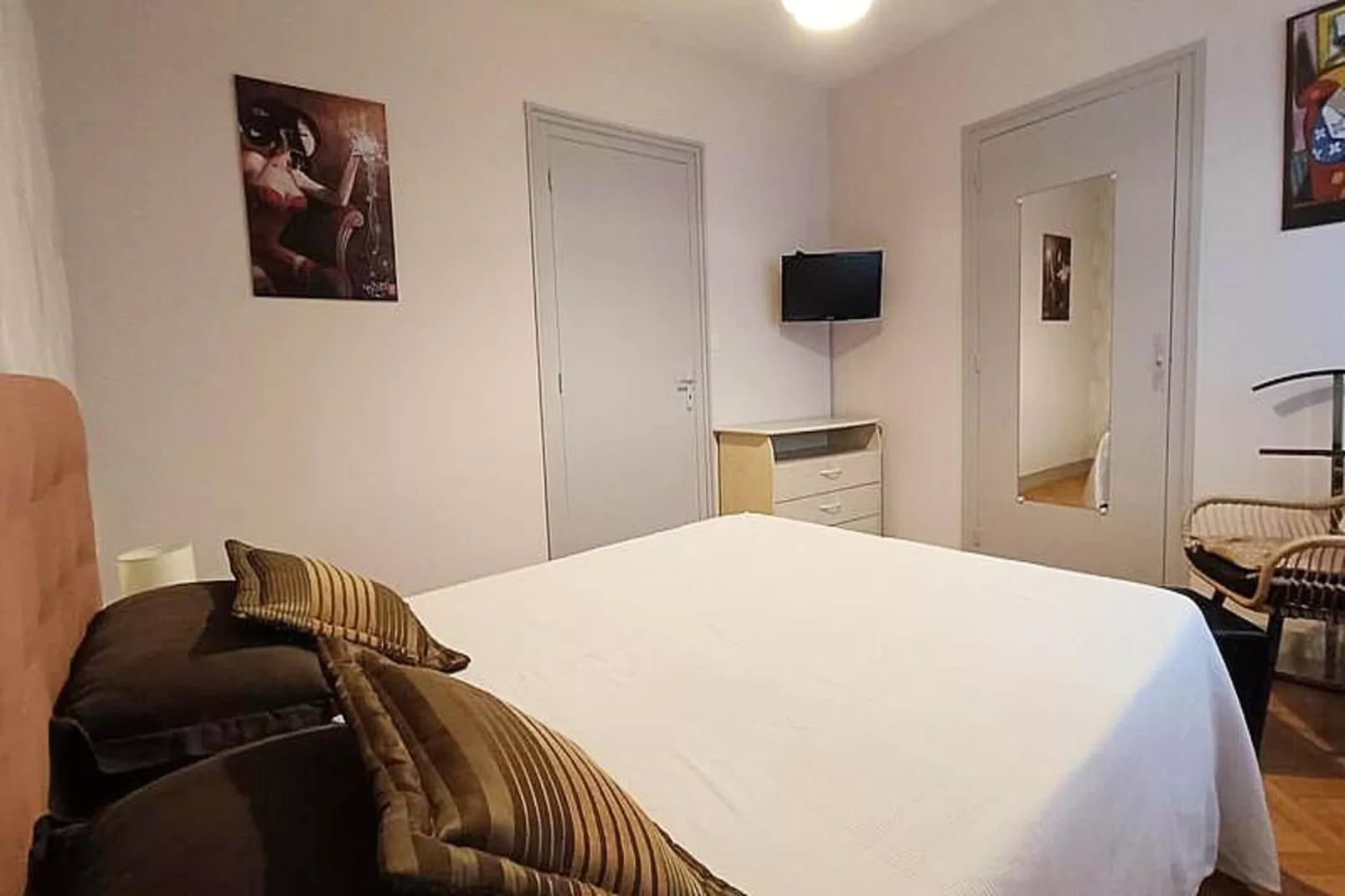 Résidence Le Dauphin-Buitenkant zomer