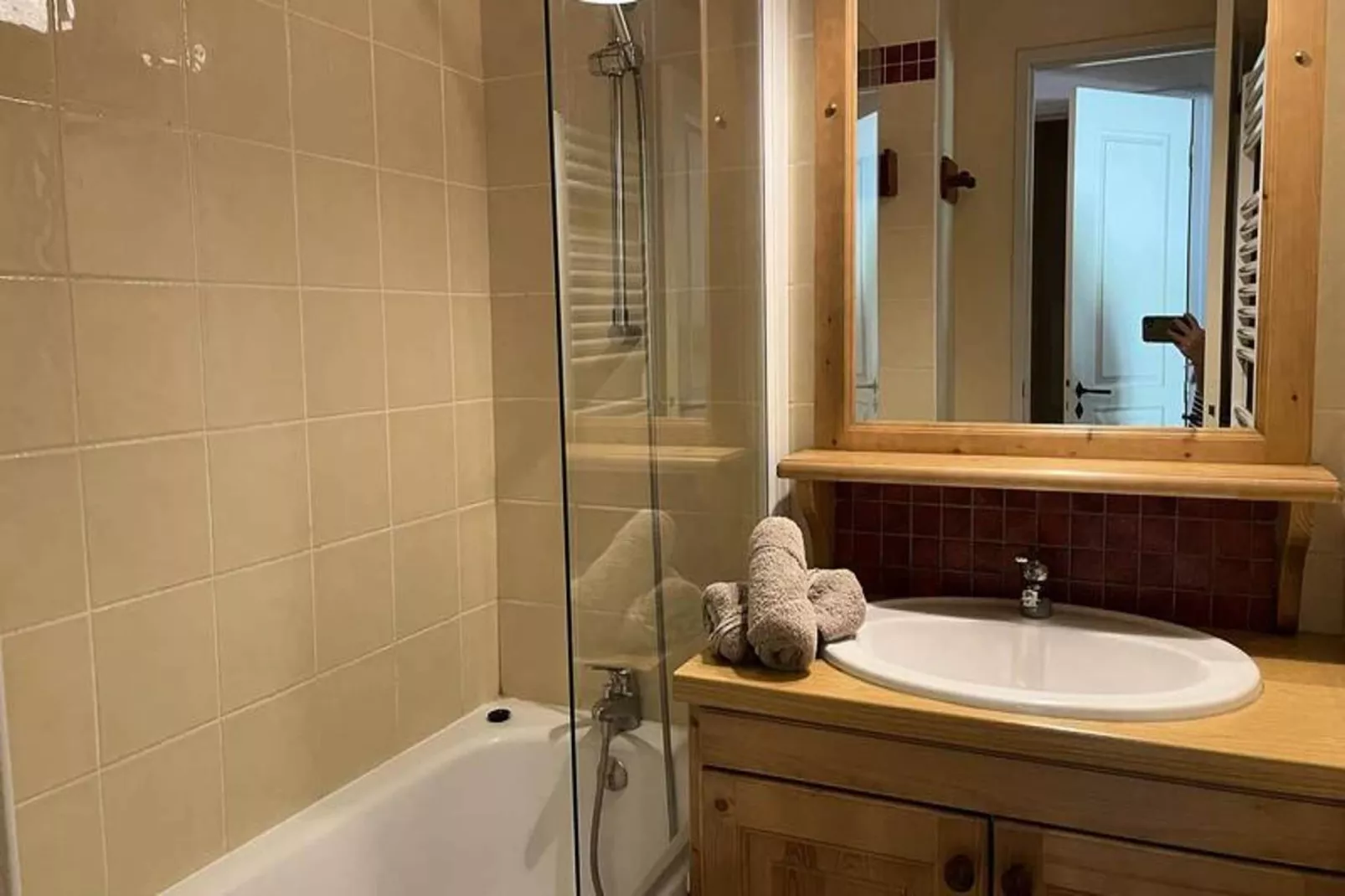 Résidence Valeriane-Badkamer