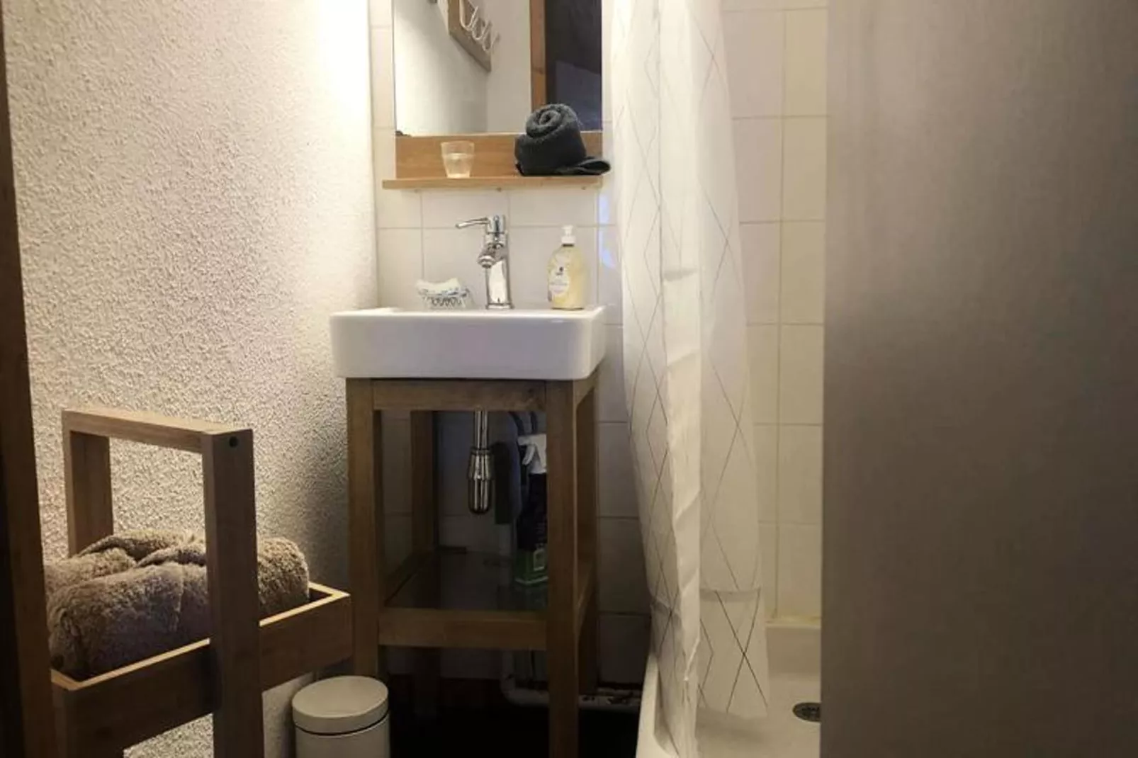 Résidence Marches-Badkamer