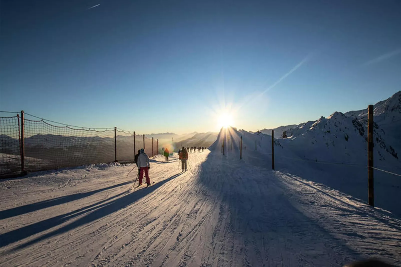 Résidence Miravidi-Buitenkant zomer