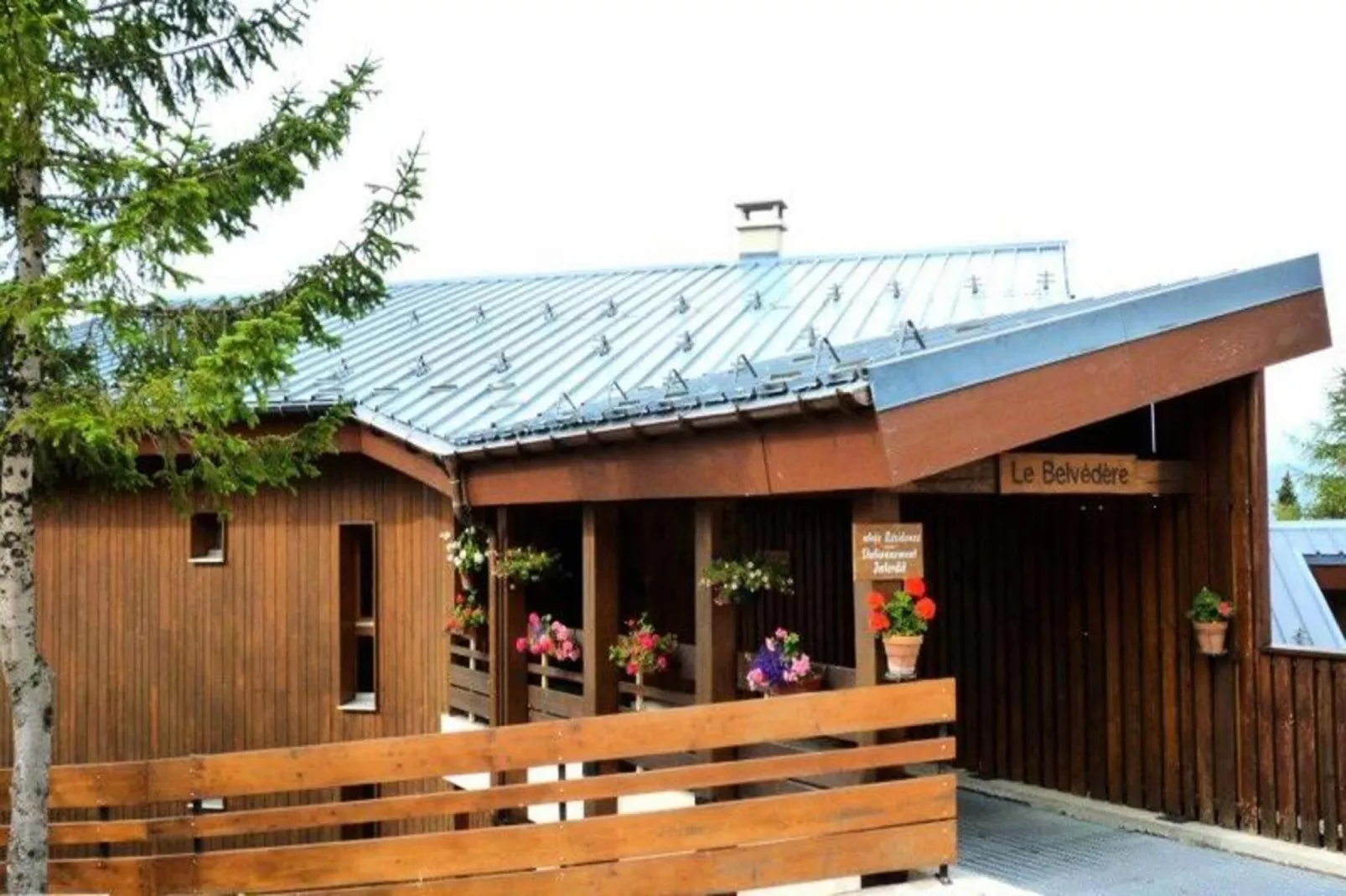 Résidence Belvedere-Buitenkant zomer