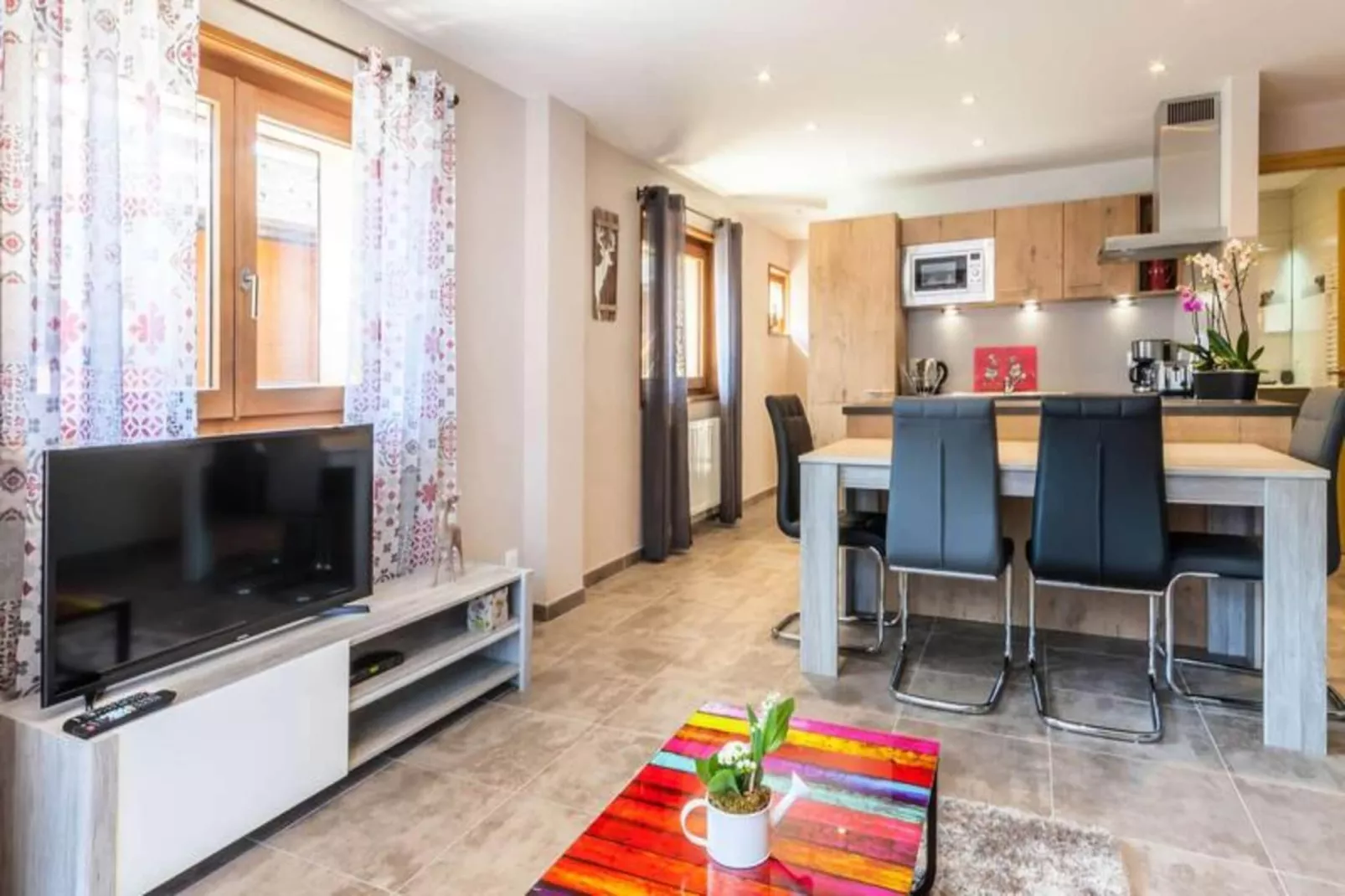 Résidence La Ruche-Eetkamer