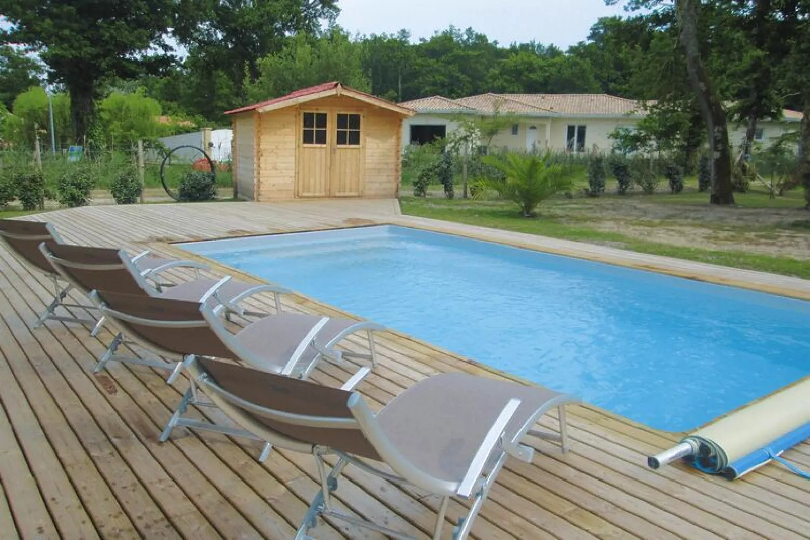 Holiday home with pool Grayan-et-l'Hôpital-Zwembad