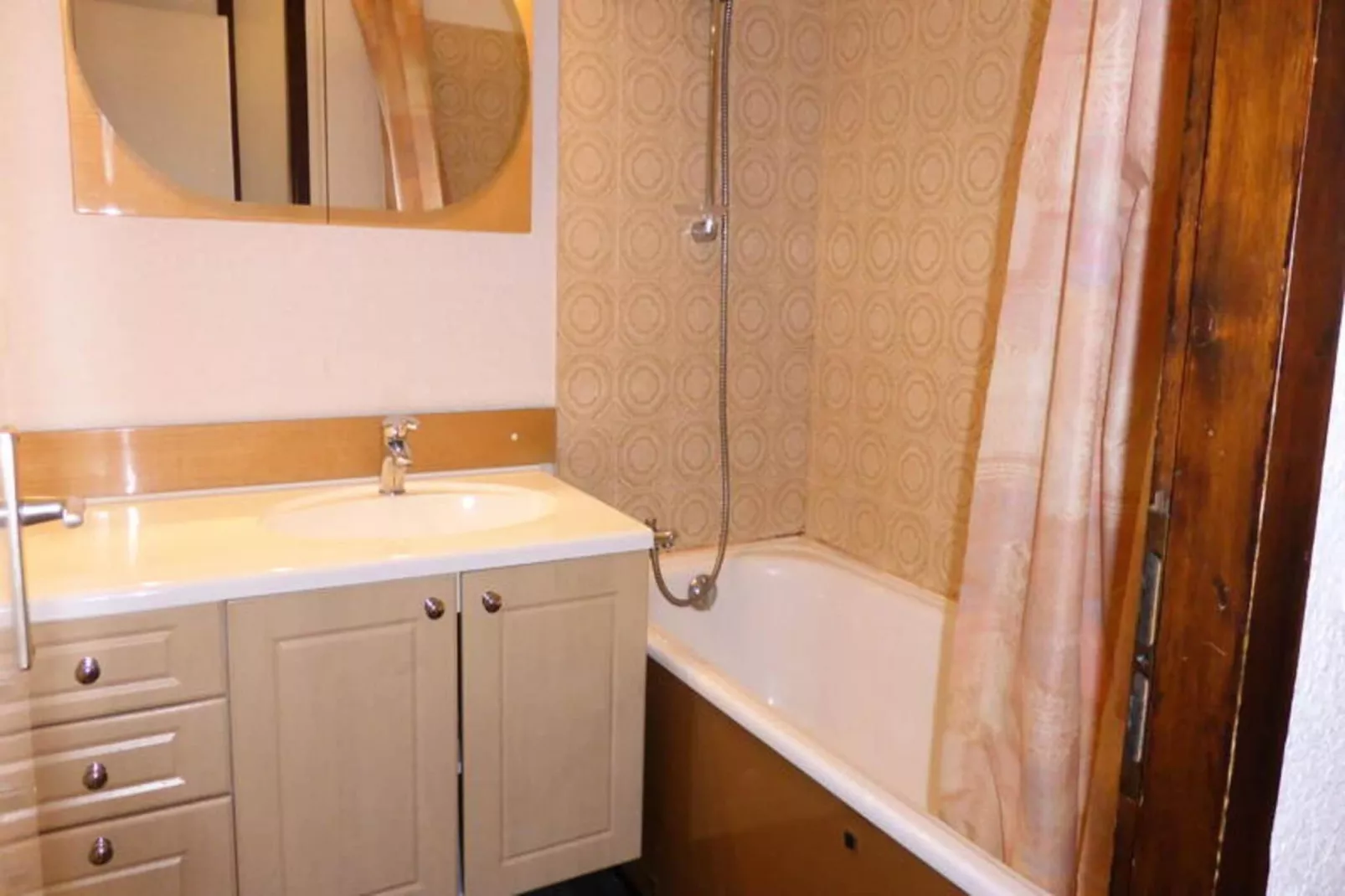 Résidence Le Brulaz-Buitenkant zomer